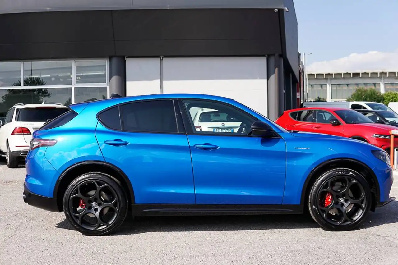 Alfa Romeo Stelvio 2025 — фото 8