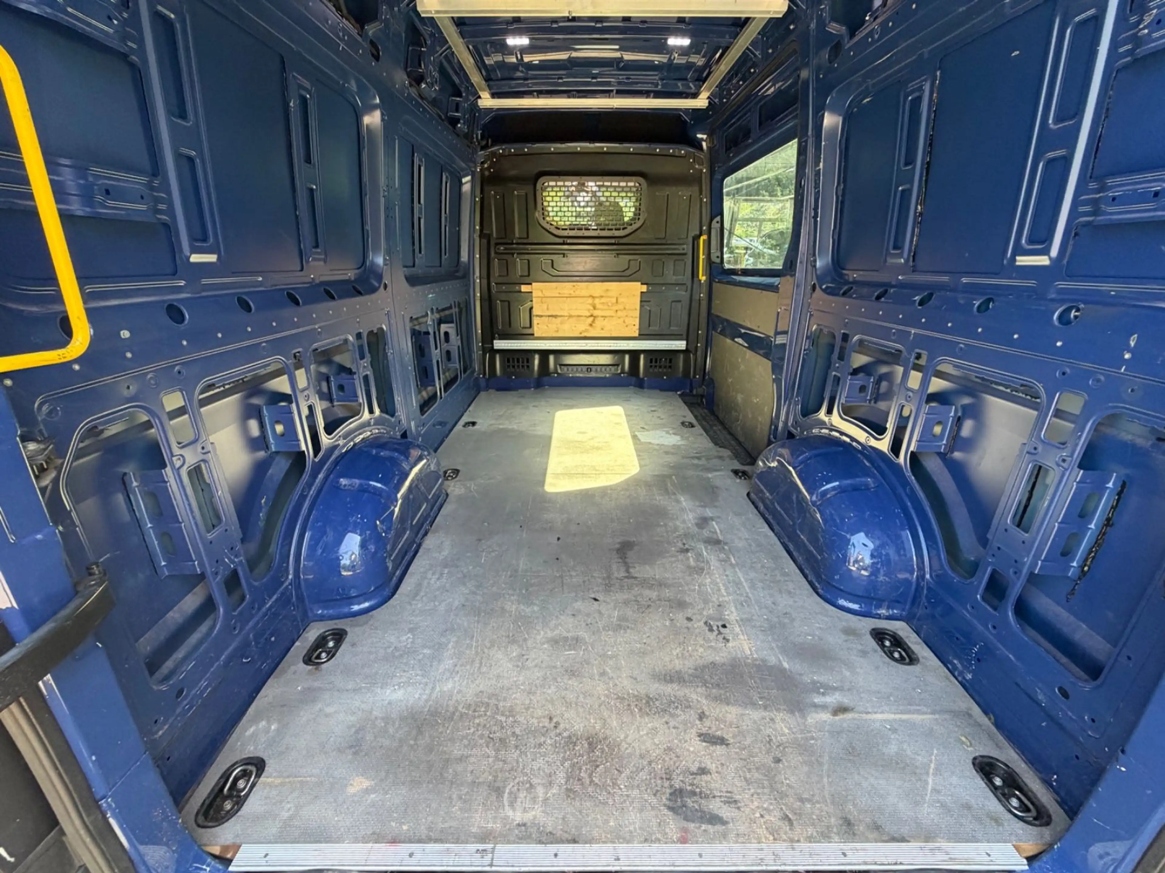 Volkswagen Crafter Kasten 35 L2 H2 3-SITZ 2xPDC AHK APPLE — photo 14