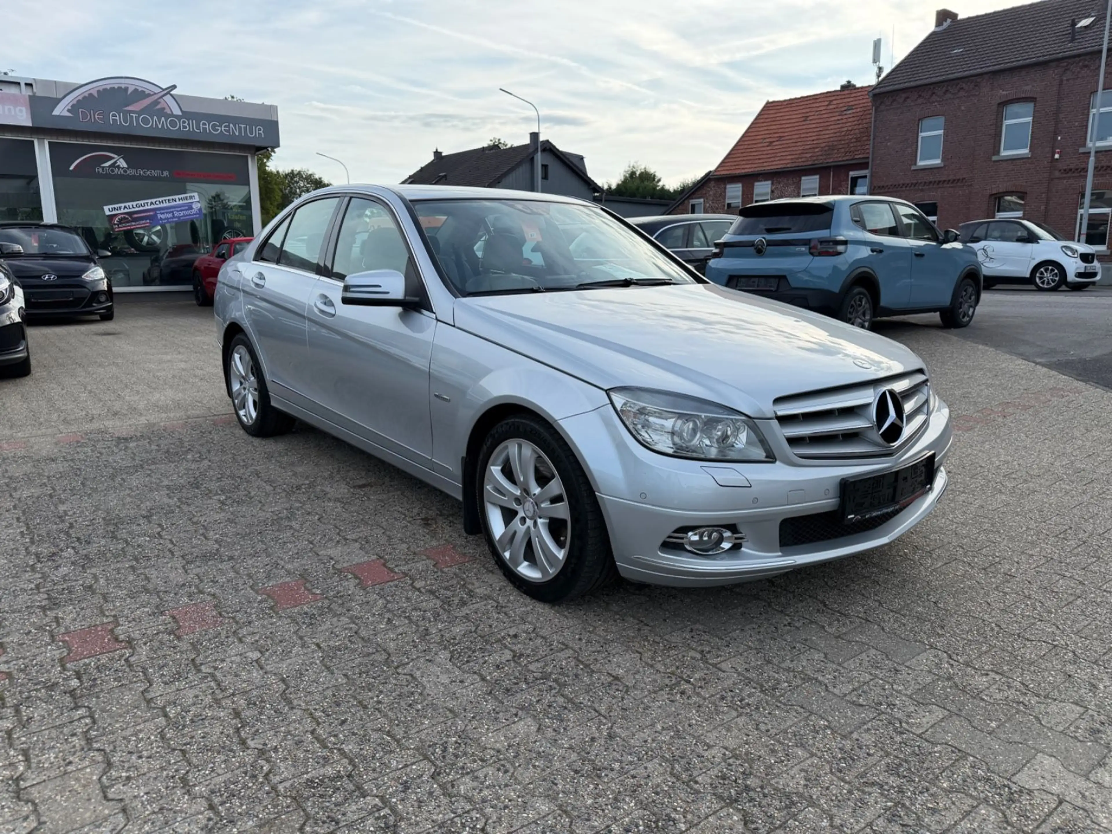 Mercedes-Benz C 350 Limo AUTOMATIK PDC Sitzhz Alus Tempo — photo 3