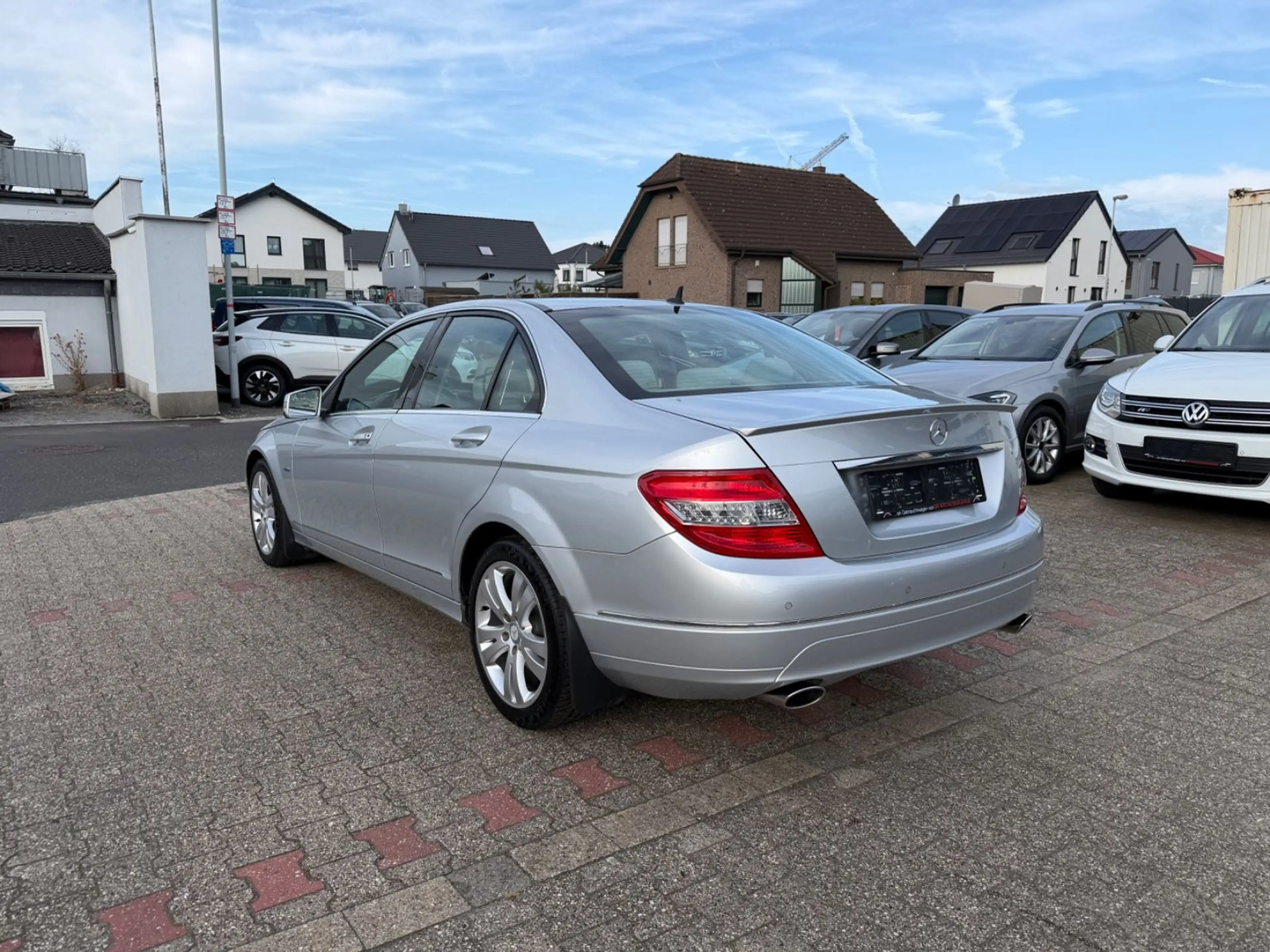 Mercedes-Benz C 350 Limo AUTOMATIK PDC Sitzhz Alus Tempo — photo 7