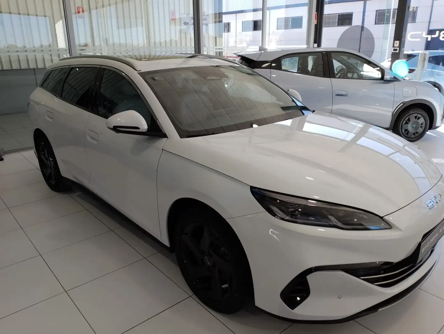 BYD Seal 6 DM-i Touring Comfort Lite 156kW Blanco - 2
