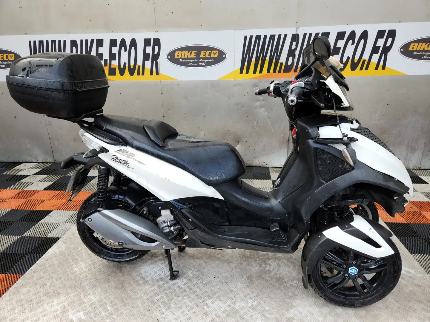Piaggio MP3 300 Alb - 1