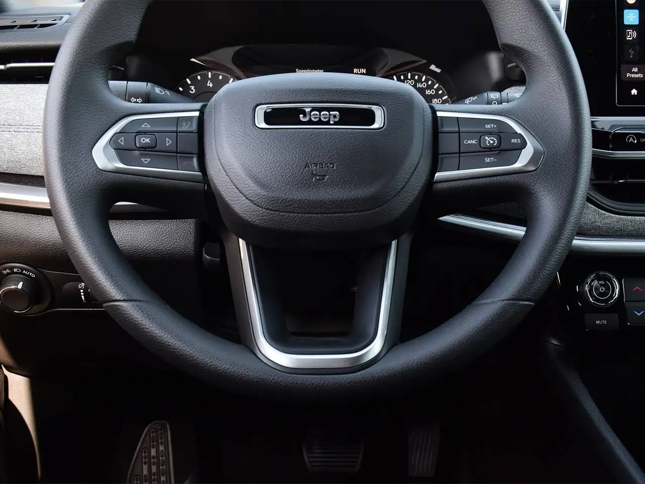 Jeep Compass photo Jeep Compass