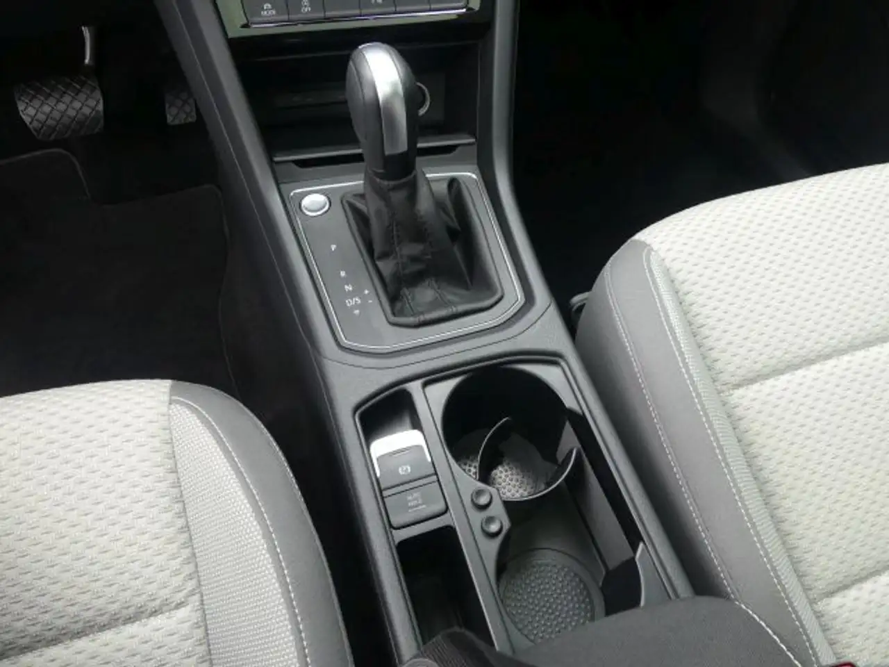 Volkswagen Touran TSI Comf.li. EasyOpen-PANO°ACC°AHK-Keyleß, миниатюра 15