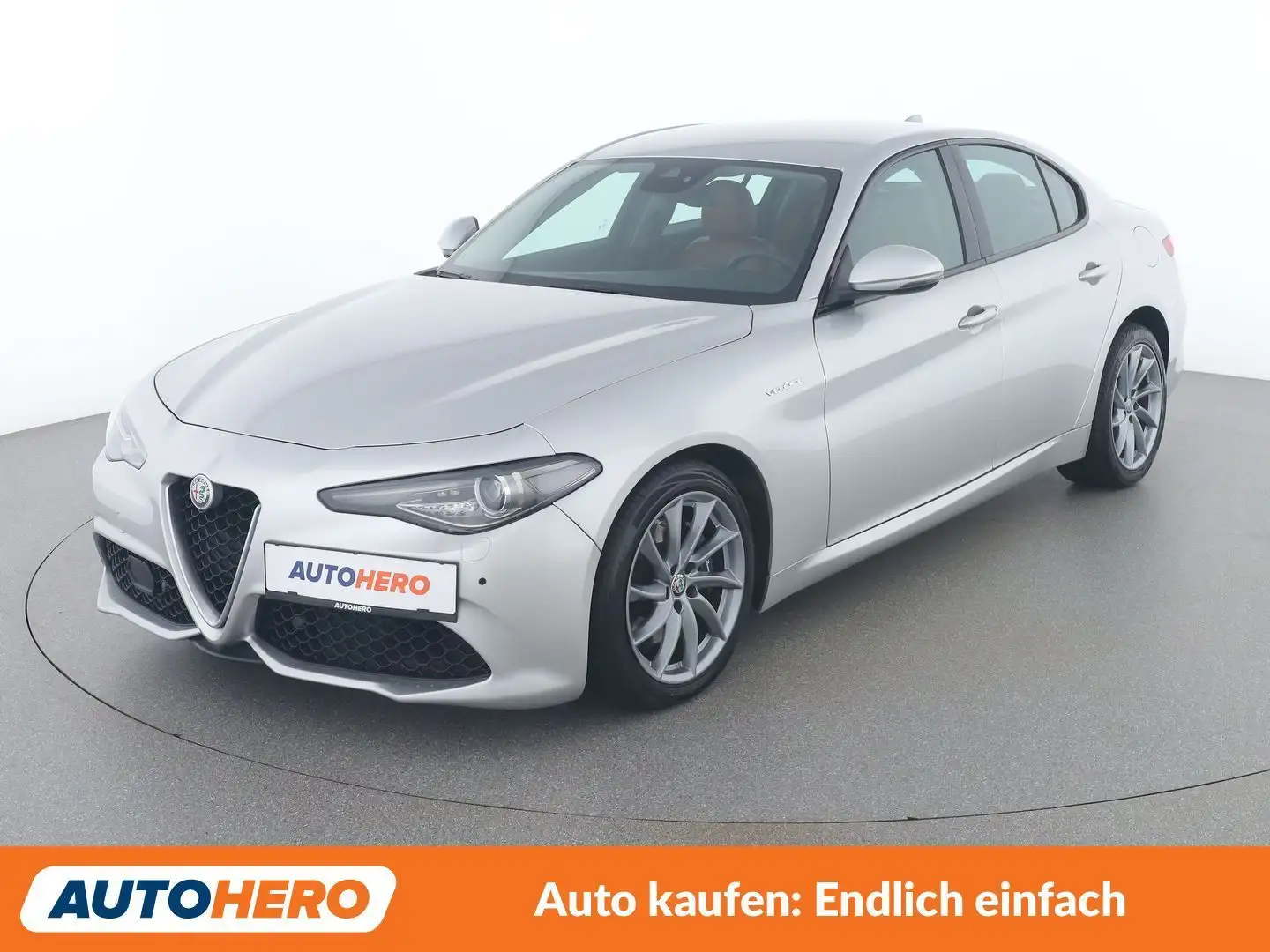 Alfa Romeo Giulia 2.2 JTDM Veloce Silber - 1