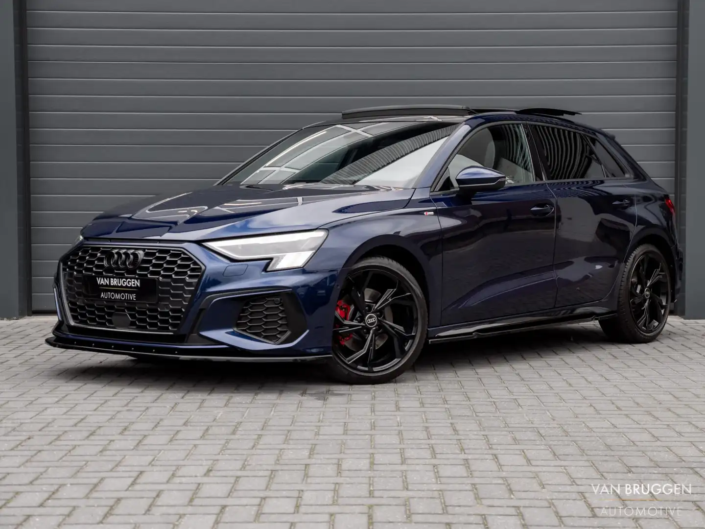Audi A3 Sportback 35 TFSI S edition Pano S3 Matrix Camera Bleu - 1
