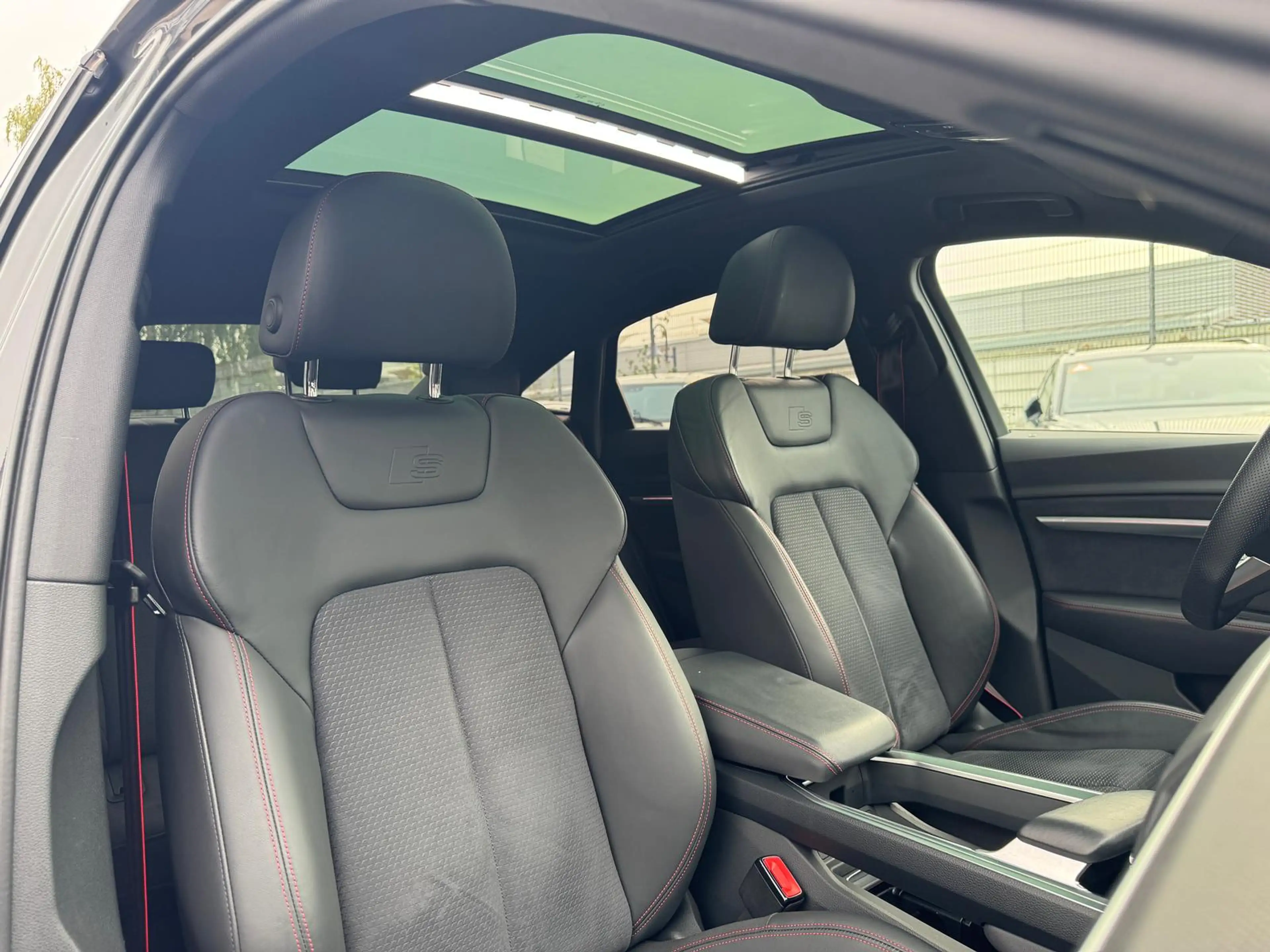 Audi Q8 e-tron Sportback 55 2x S line ACC HuD PANO 21 — photo 15
