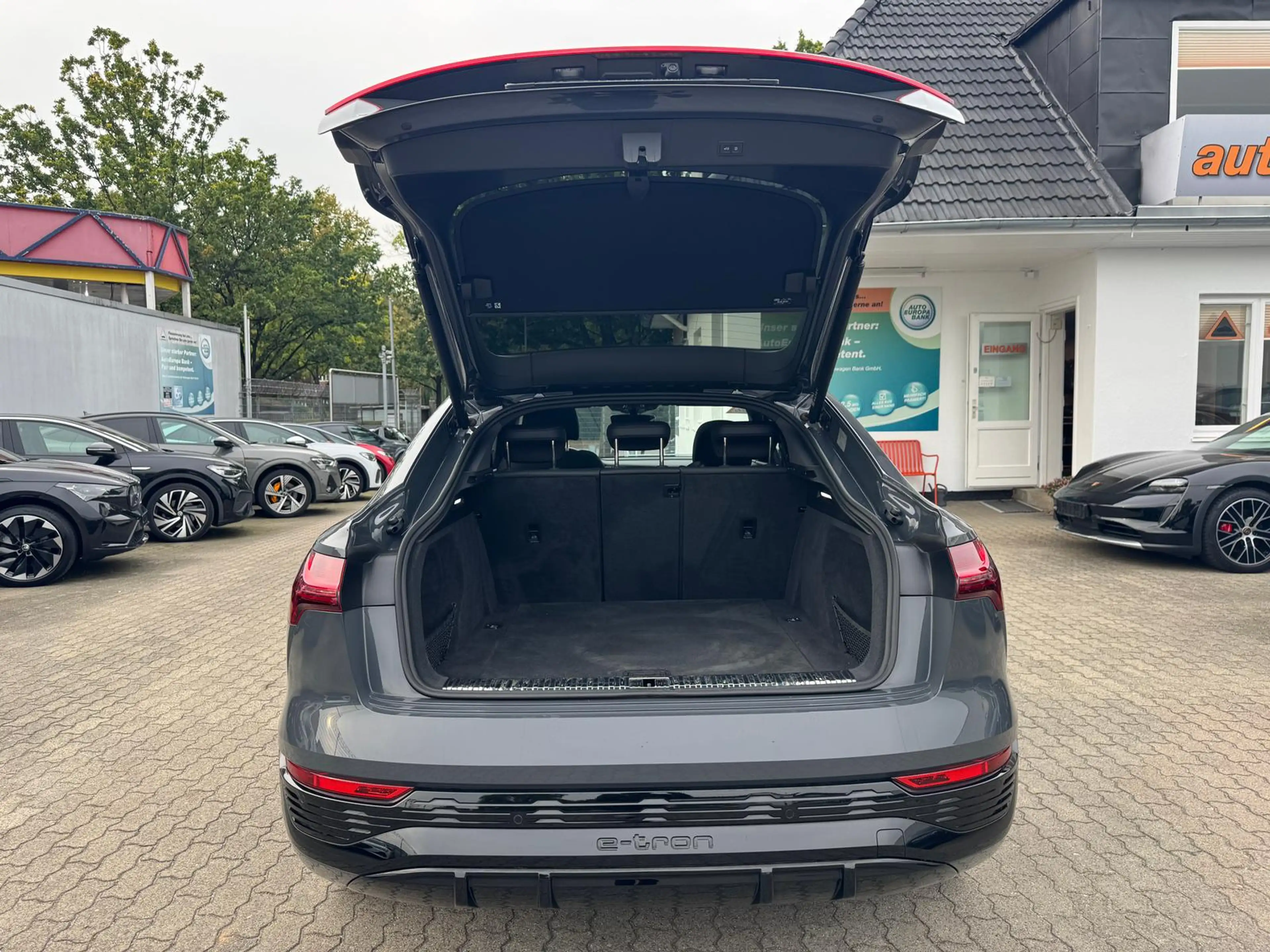 Audi Q8 e-tron Sportback 55 2x S line ACC HuD PANO 21 — photo 9