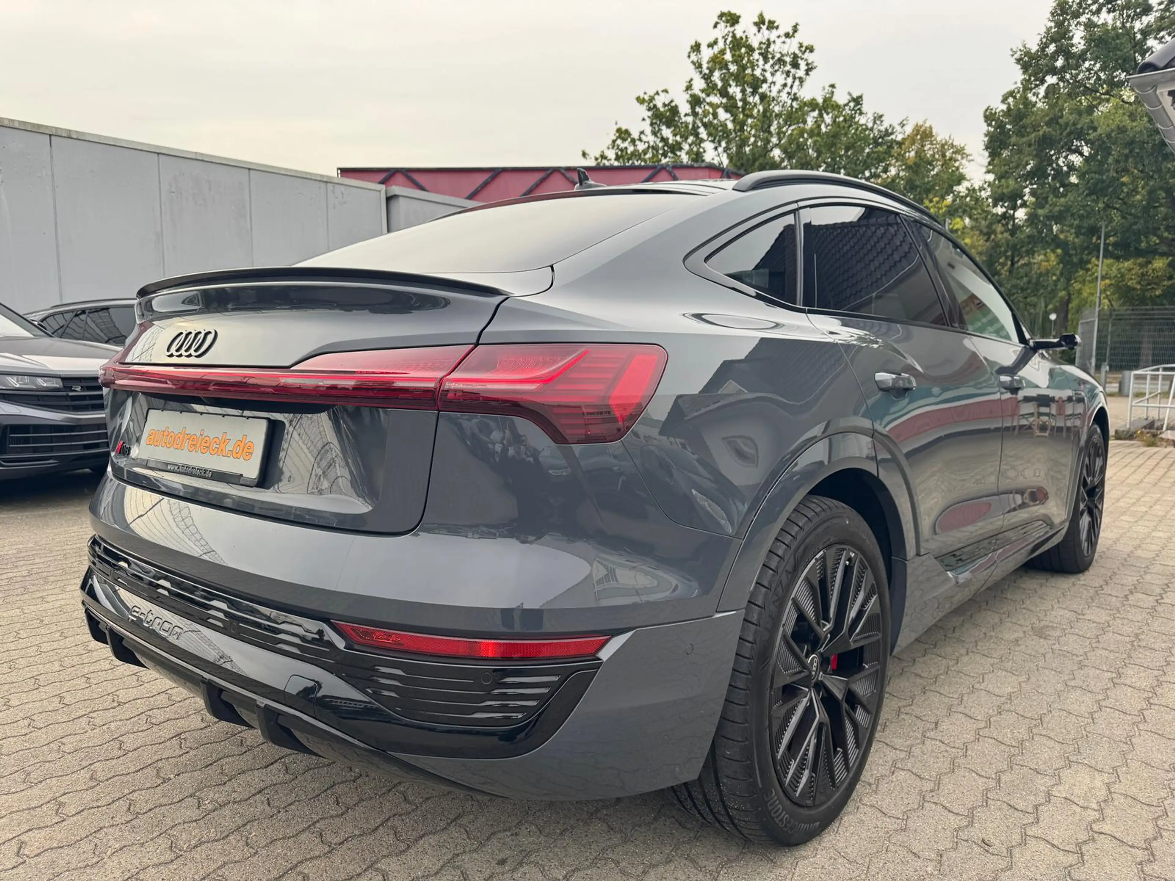 Audi Q8 e-tron Sportback 55 2x S line ACC HuD PANO 21 — photo 7