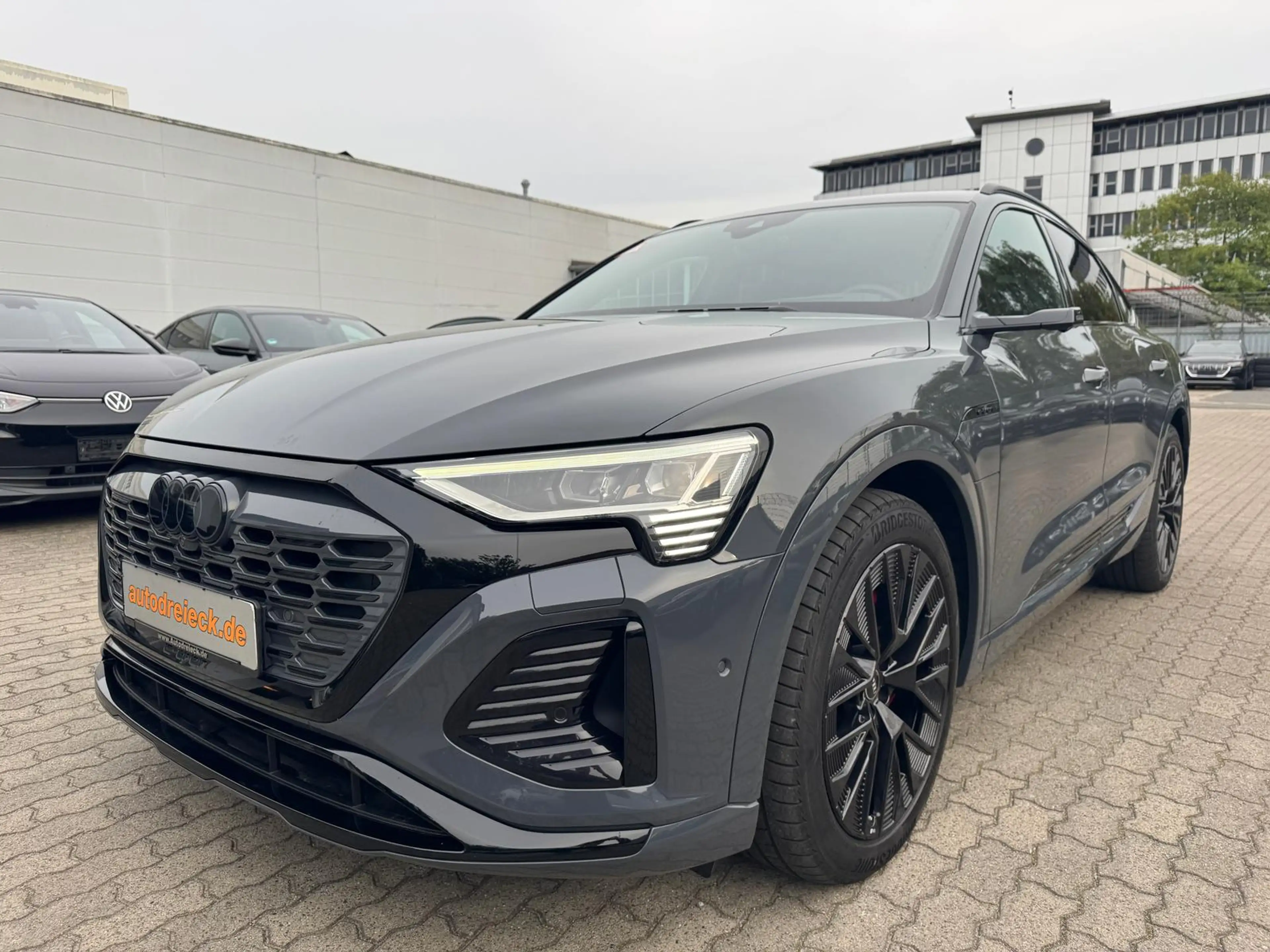 Audi Q8 e-tron Sportback 55 2x S line ACC HuD PANO 21