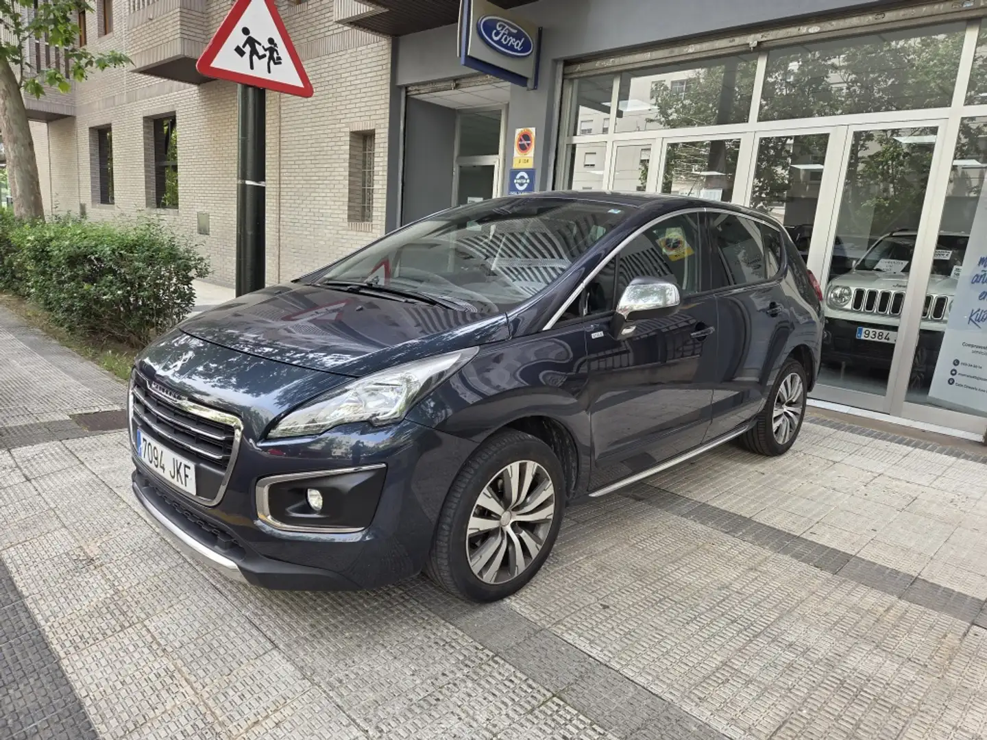 Peugeot 3008 1.2 PureTech S&S Allure 130 Azul - 1