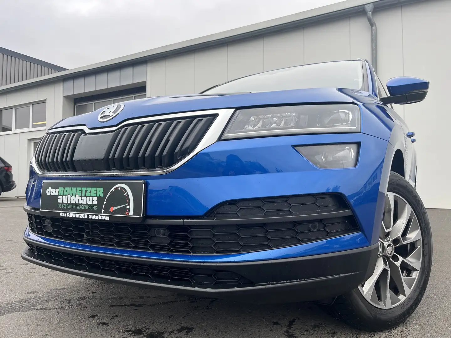 Skoda Karoq 1.5 TSI Clever 144€ m. 20% Anzahlung Virtual Coc Blau - 1