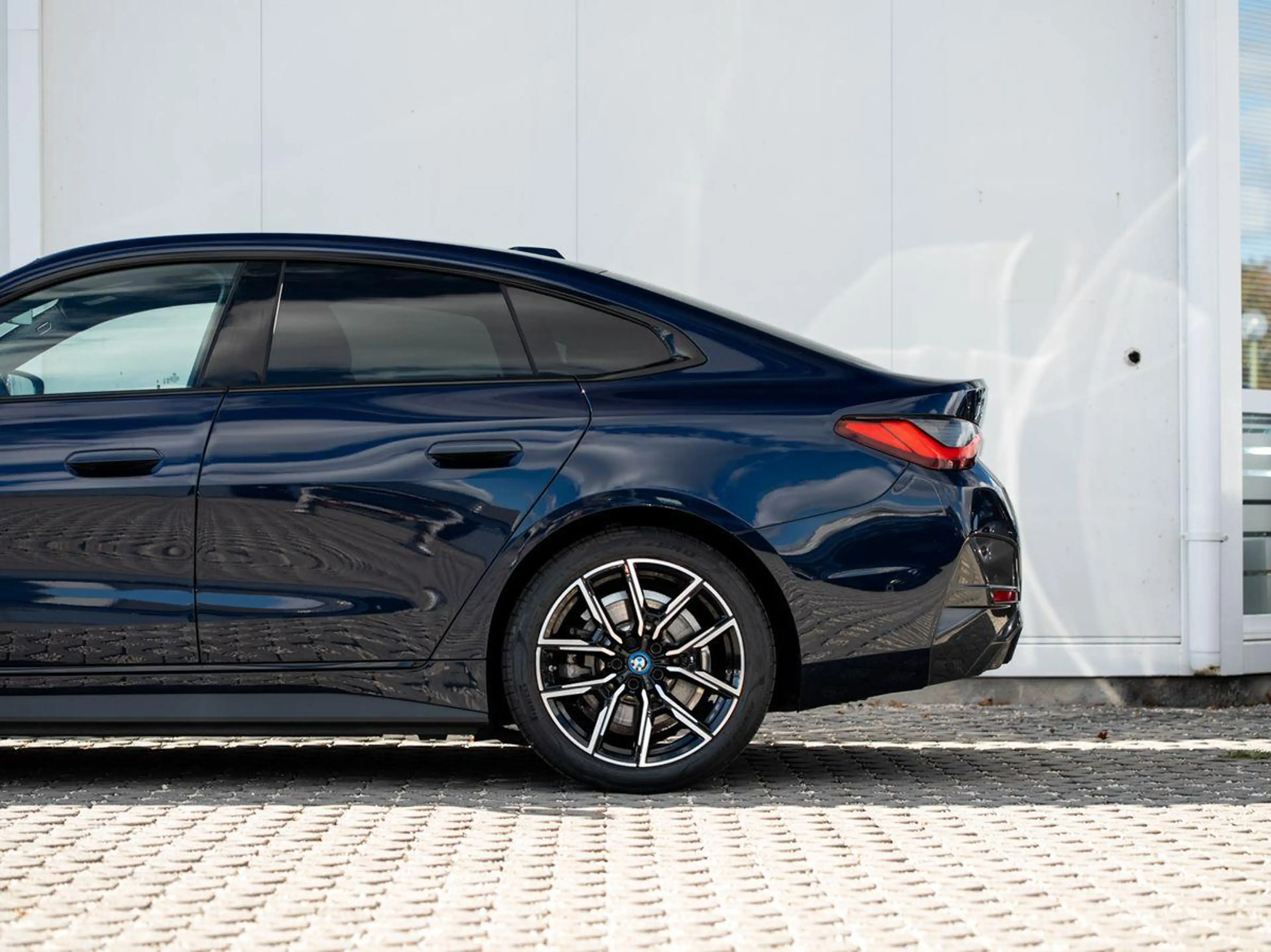 BMW i4 Gran Coupe35 eDrive M Sport 19" H&K ParkPlus — photo 9