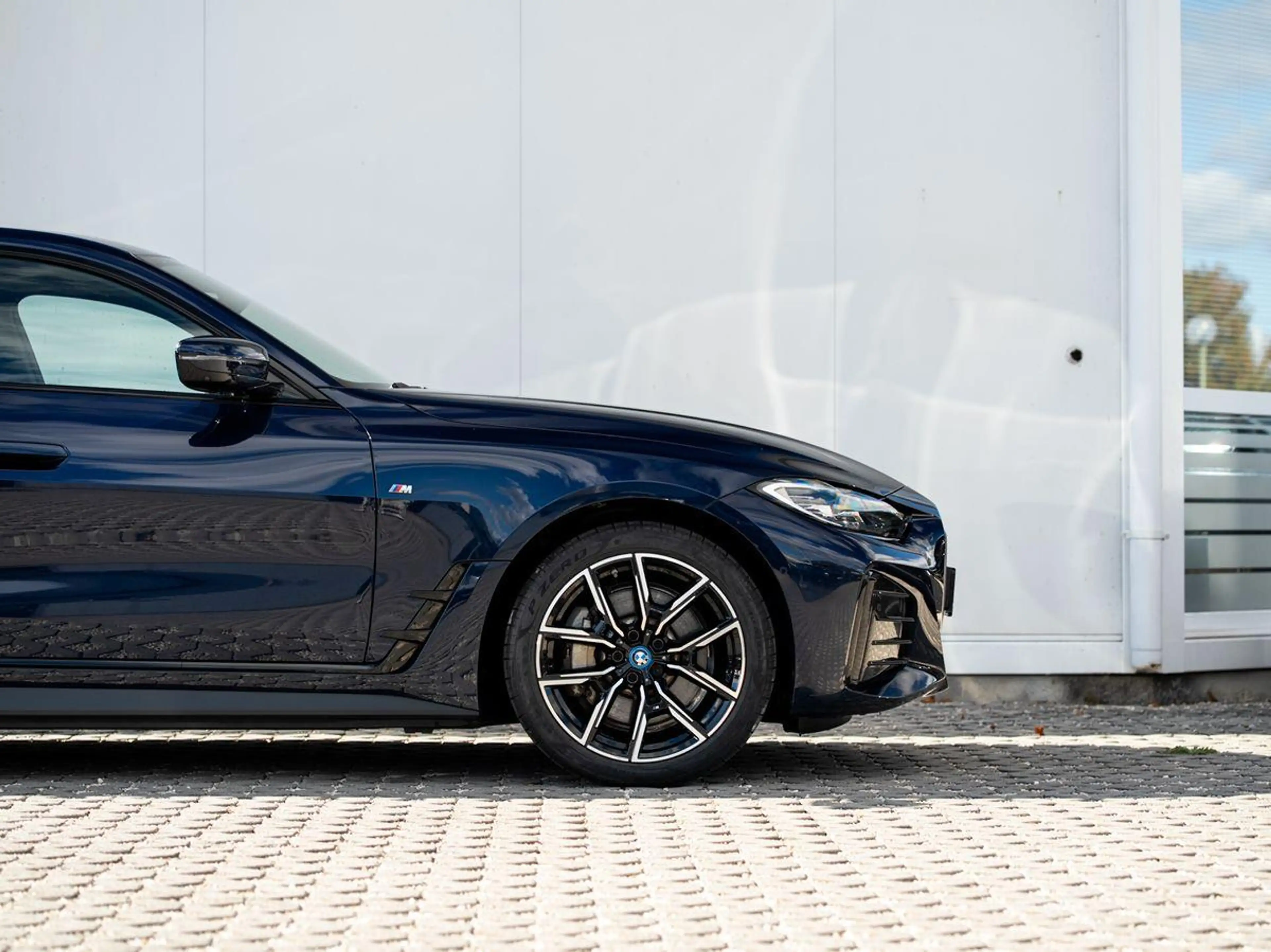 BMW i4 Gran Coupe35 eDrive M Sport 19" H&K ParkPlus — photo 6