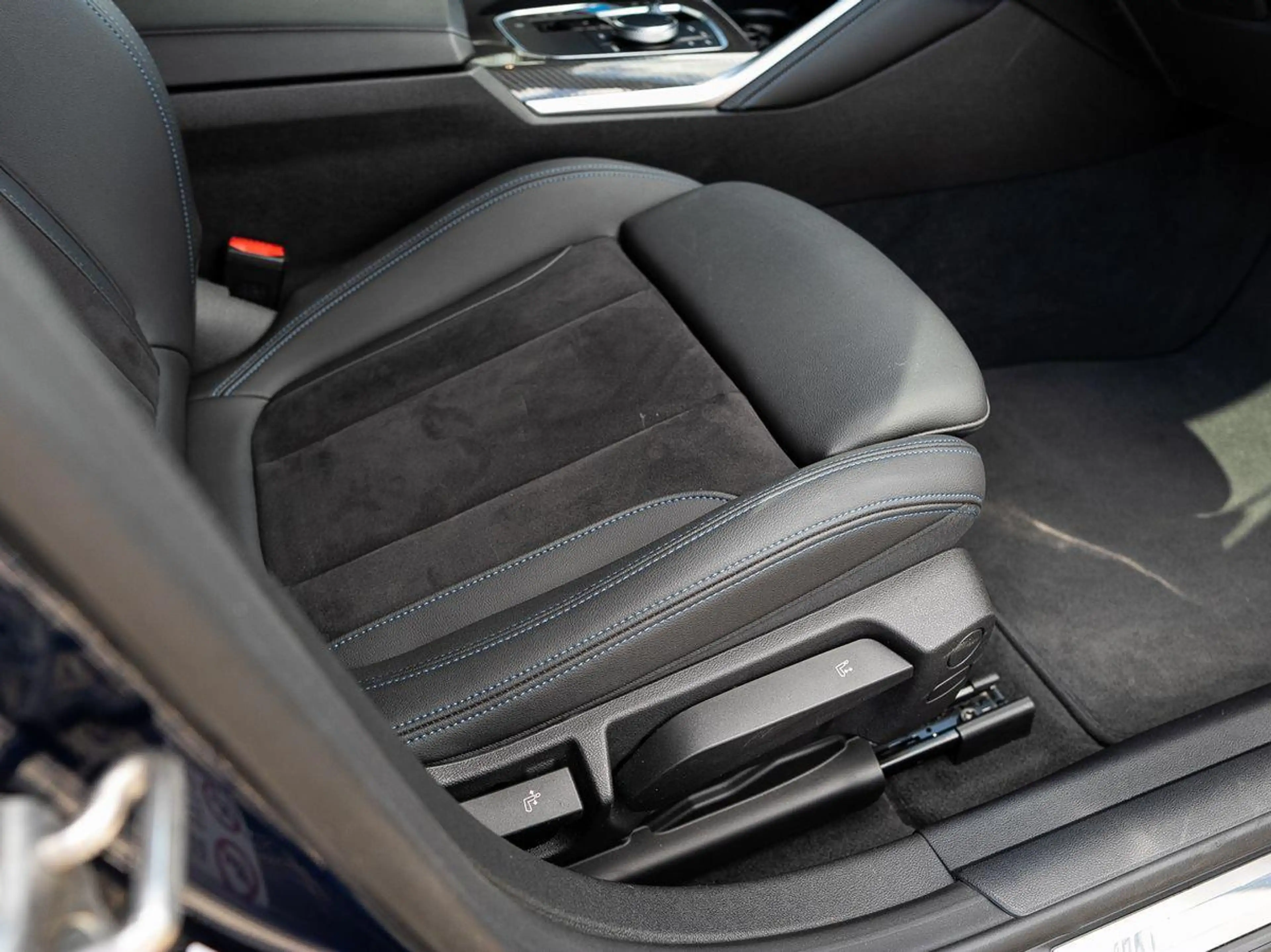 BMW i4 Gran Coupe35 eDrive M Sport 19" H&K ParkPlus — photo 15