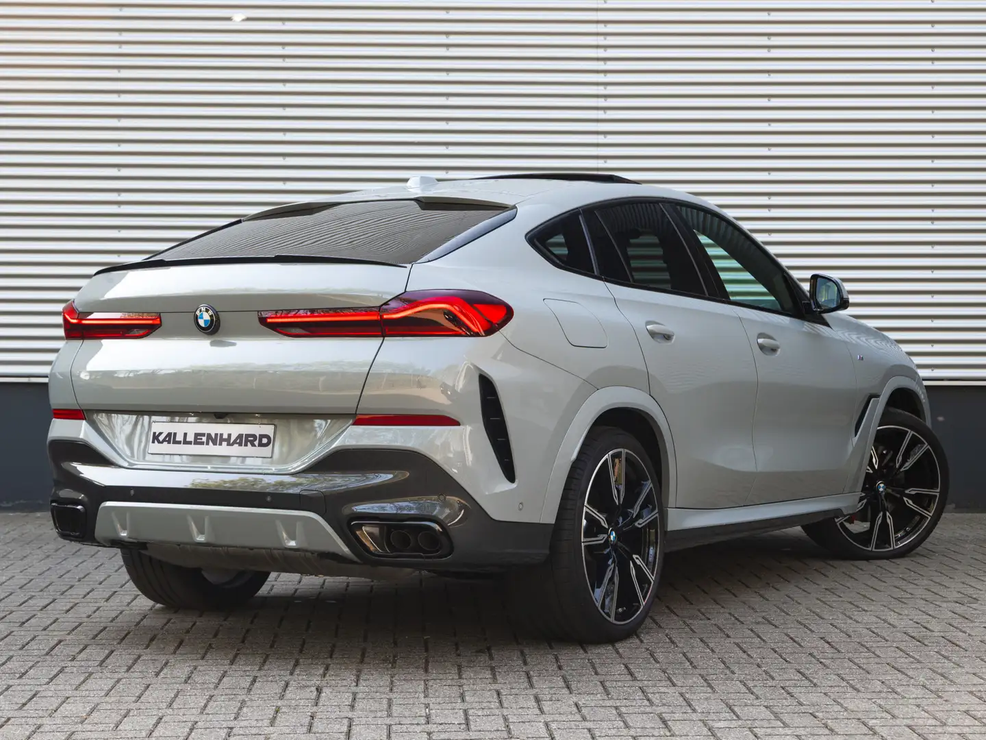 BMW X6 xDrive40i M-Sport Pro - Pano - Luchtvering - Stand Grijs - 2