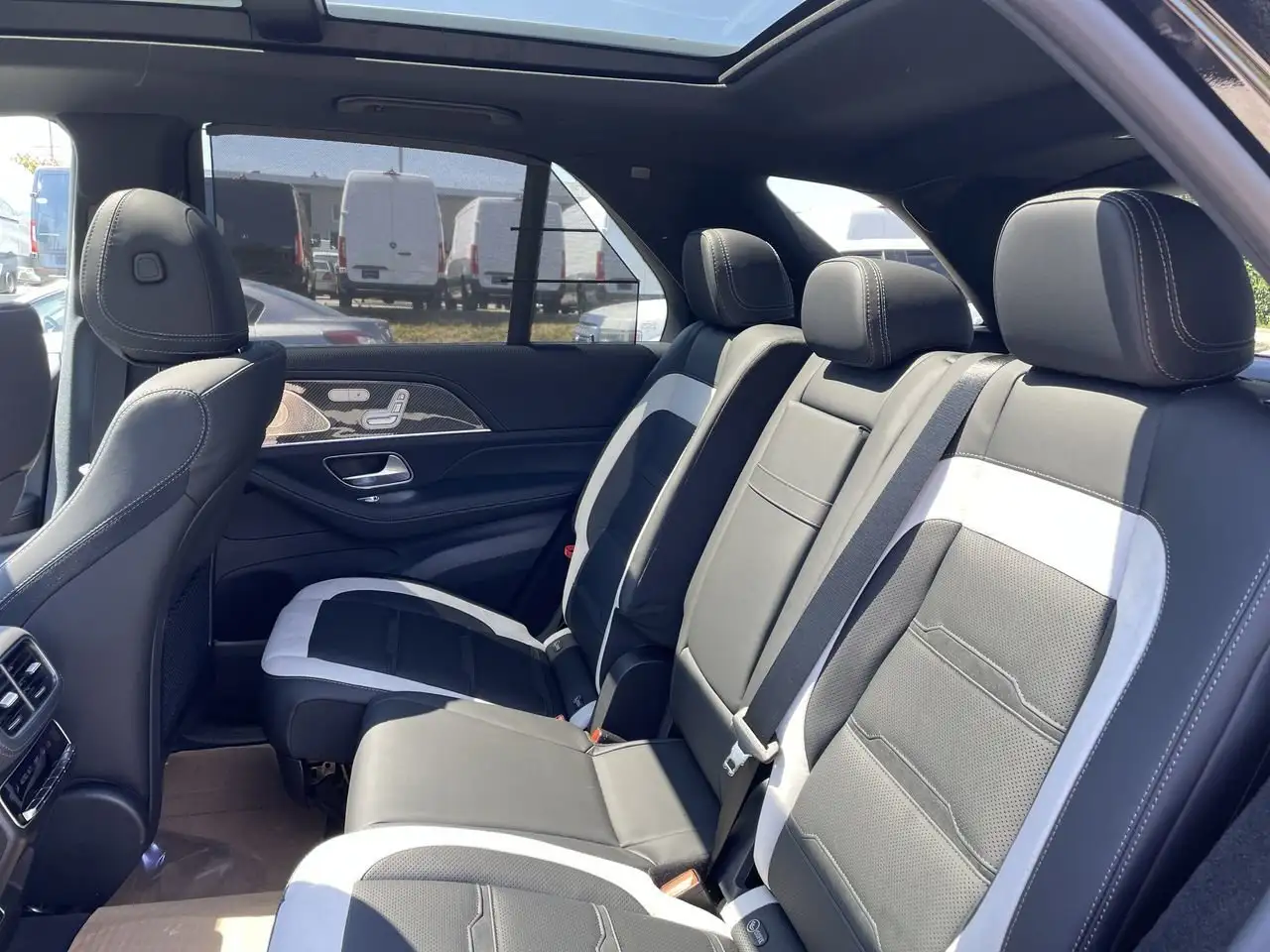 Mercedes-Benz GLE снимка Mercedes-Benz GLE