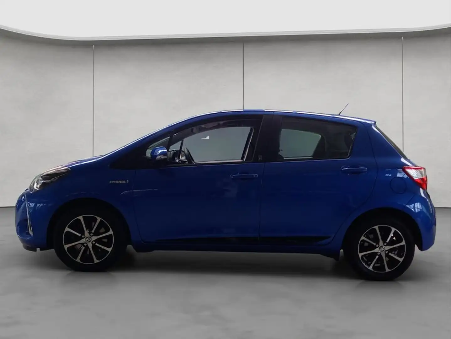 Toyota Yaris Hybrid 1.5 VVT-i Team Deutschland Modrá - 2