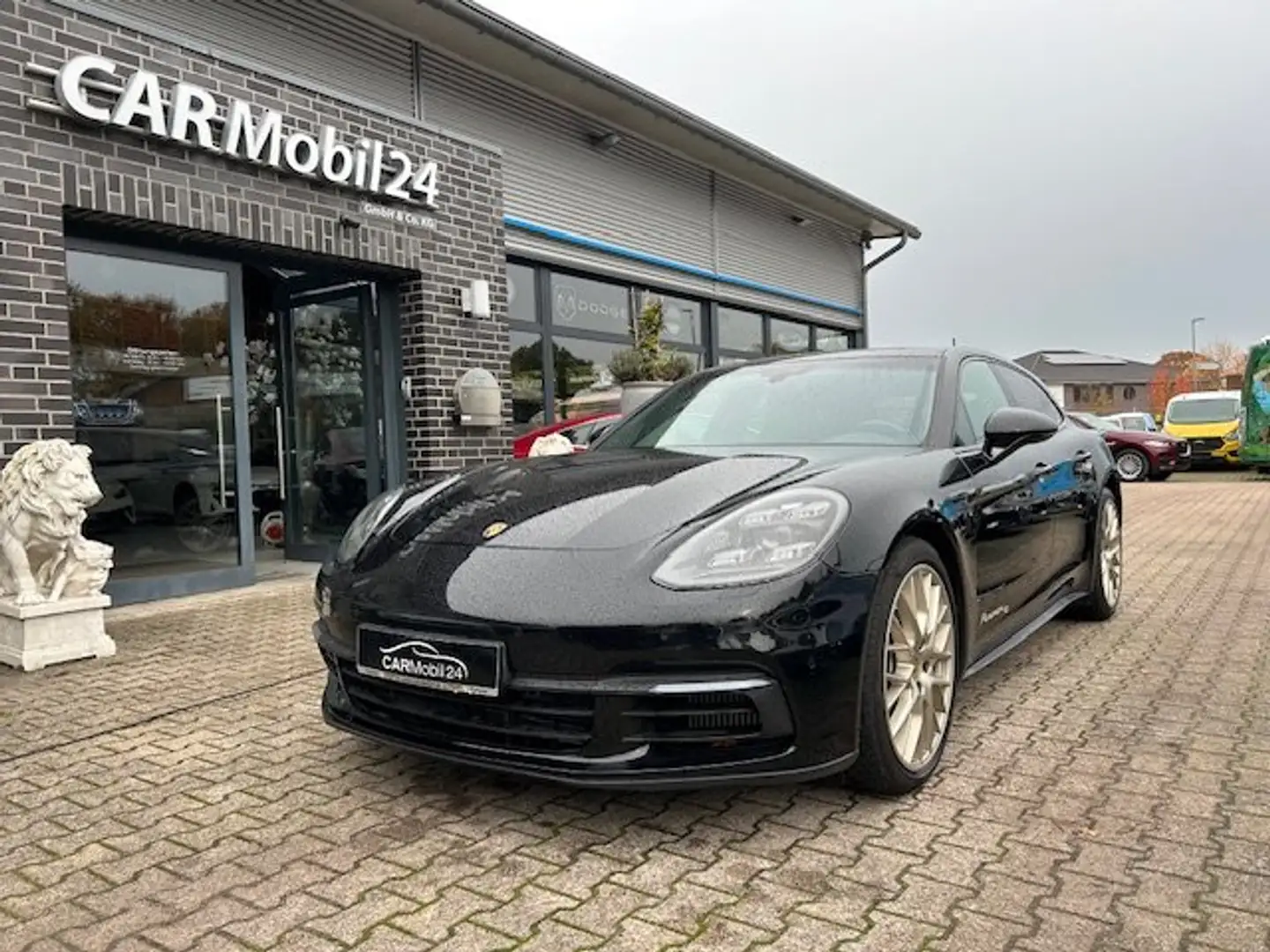 Porsche Panamera Panamera 4 Sport Turismo Edition 10 Jahre Schwarz - 1