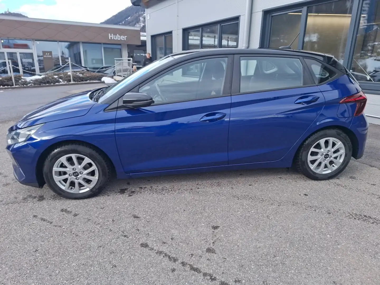 Hyundai i20 i-Line Plus 1,2 MPI Schwarz - 2