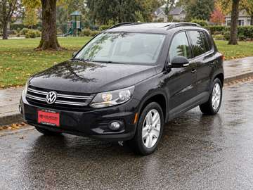 HIGHLINE 4MOTION - PANORAMIC SUNROOF + LEATHER INTERIOR + APPLE CARPLAY