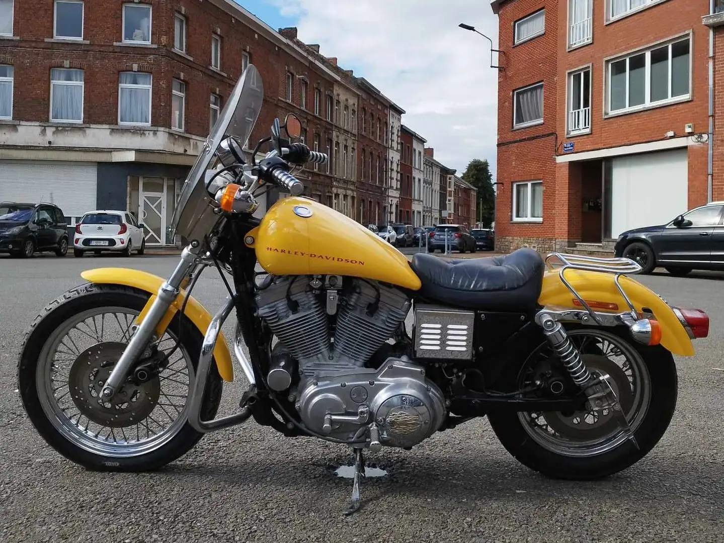 Harley-Davidson Sportster 883 Galben - 1