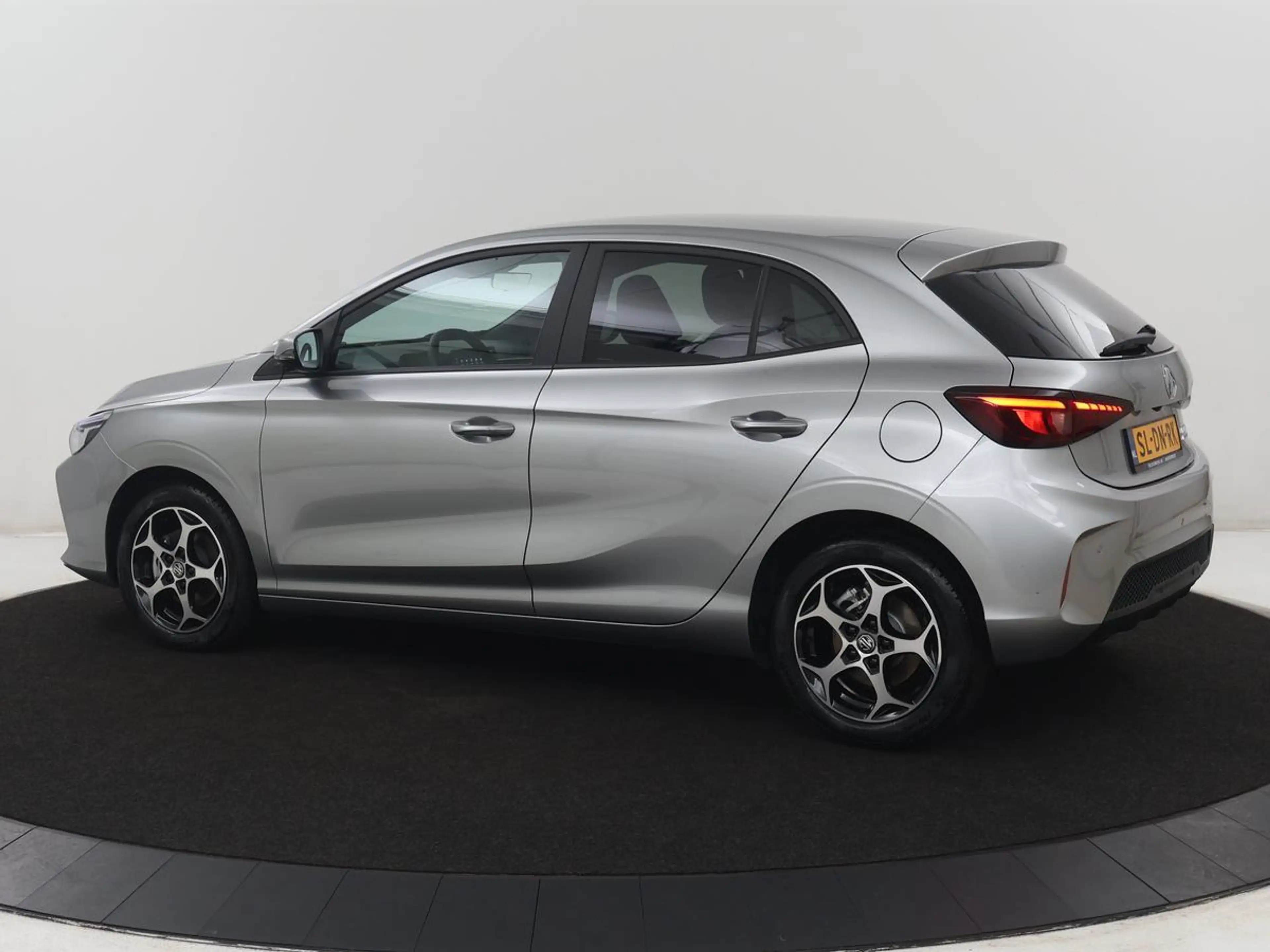 MG MG3 1.5 Hybrid+ Luxury | Automaat | Stoelverwarming | — photo 2