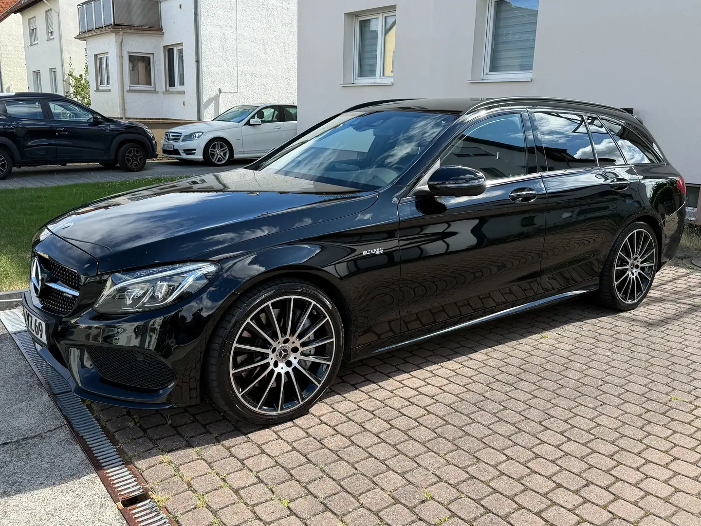 Mercedes-Benz C 43 AMG C-Klasse T-Modell 4Matic T 9G-TRONIC Schwarz - 1