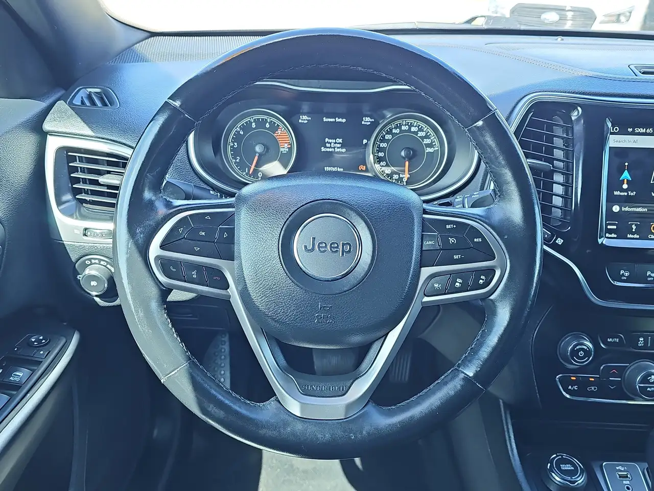 Jeep Cherokee снимка Jeep Cherokee