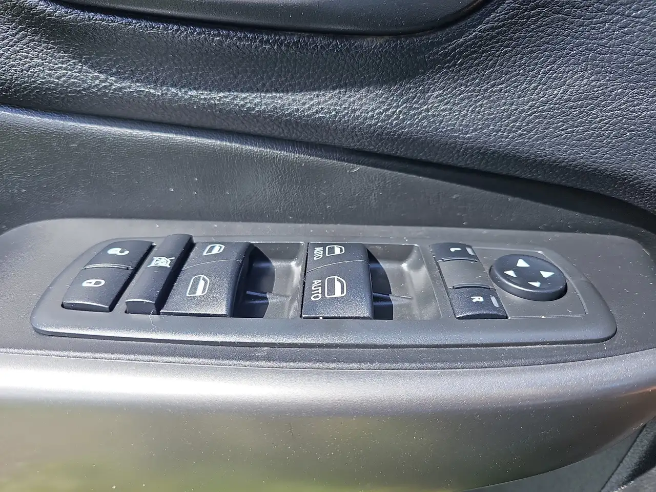 Jeep Cherokee снимка Jeep Cherokee