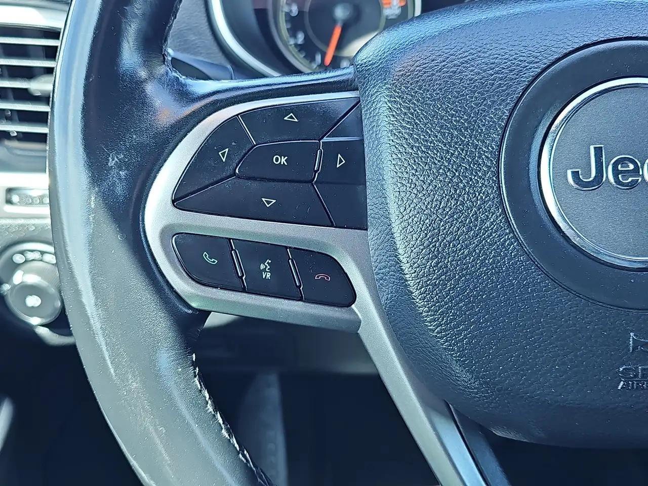 Jeep Cherokee снимка Jeep Cherokee