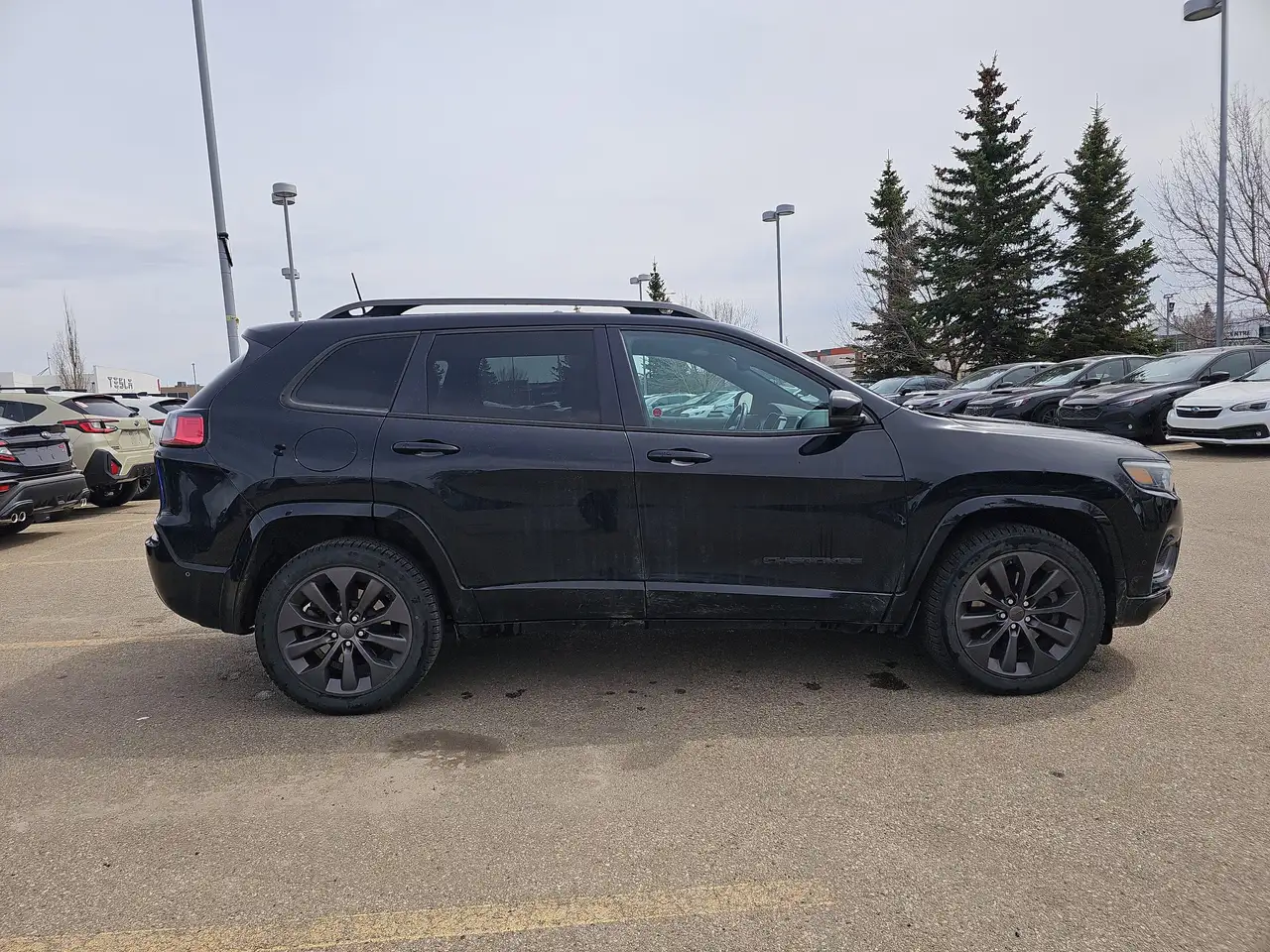 Jeep Cherokee снимка Jeep Cherokee