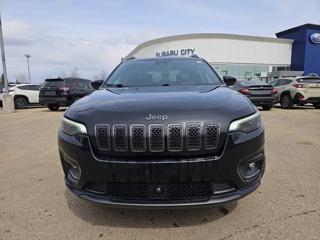 Jeep Cherokee снимка Jeep Cherokee