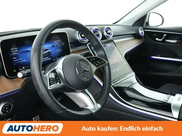 Mercedes-Benz 220 view 11