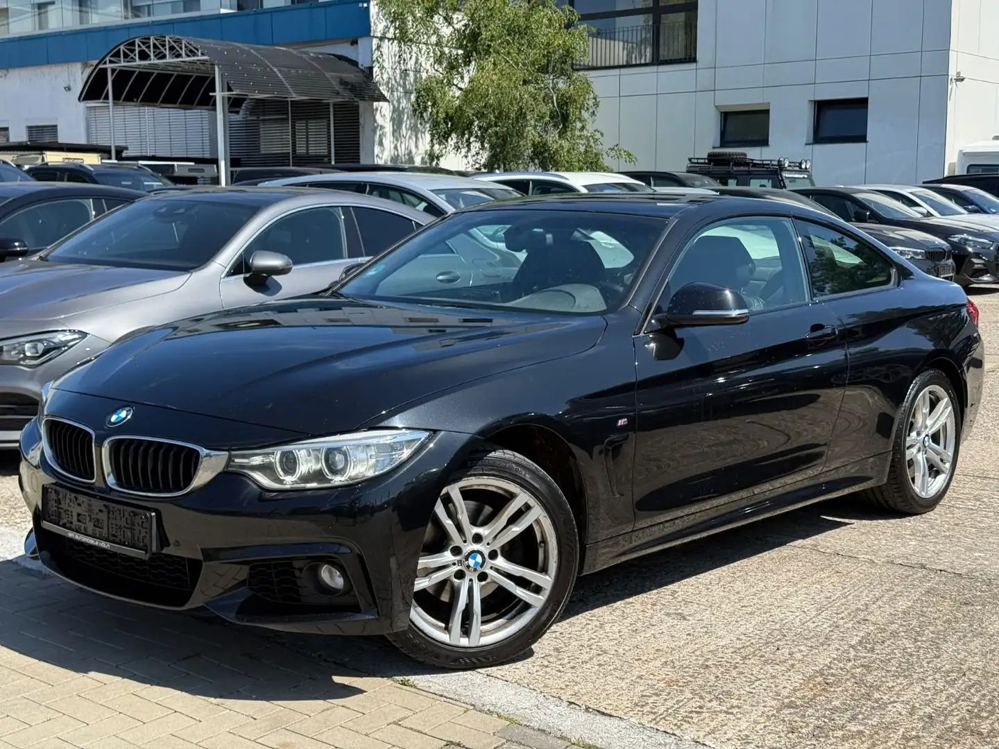 BMW 420 d xDrive Coupe M Sport Paket/Leder/Glasdach Schwarz - 1