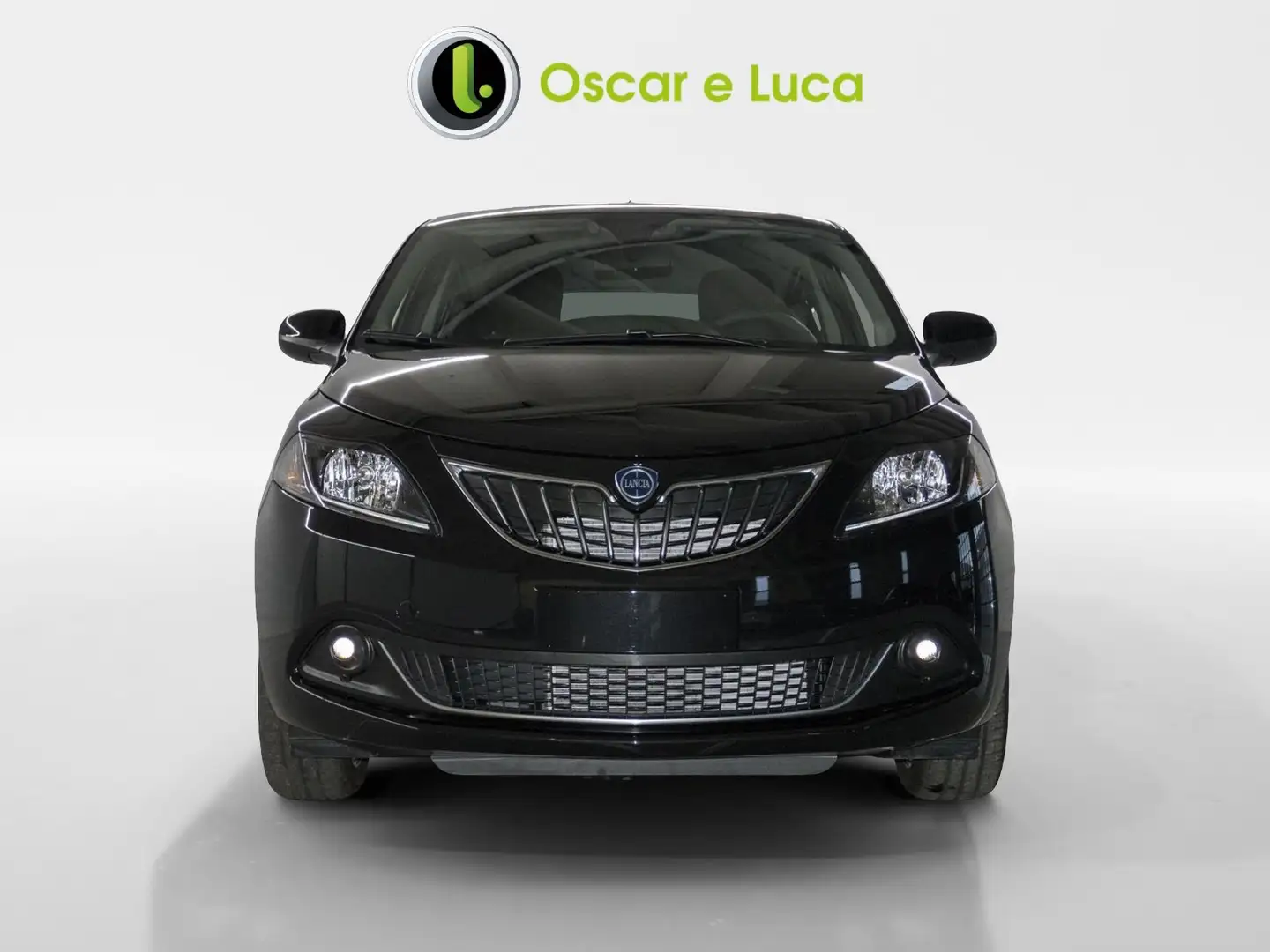 Lancia Ypsilon 1.0 hybrid platino 70cv PROMO Schwarz - 2