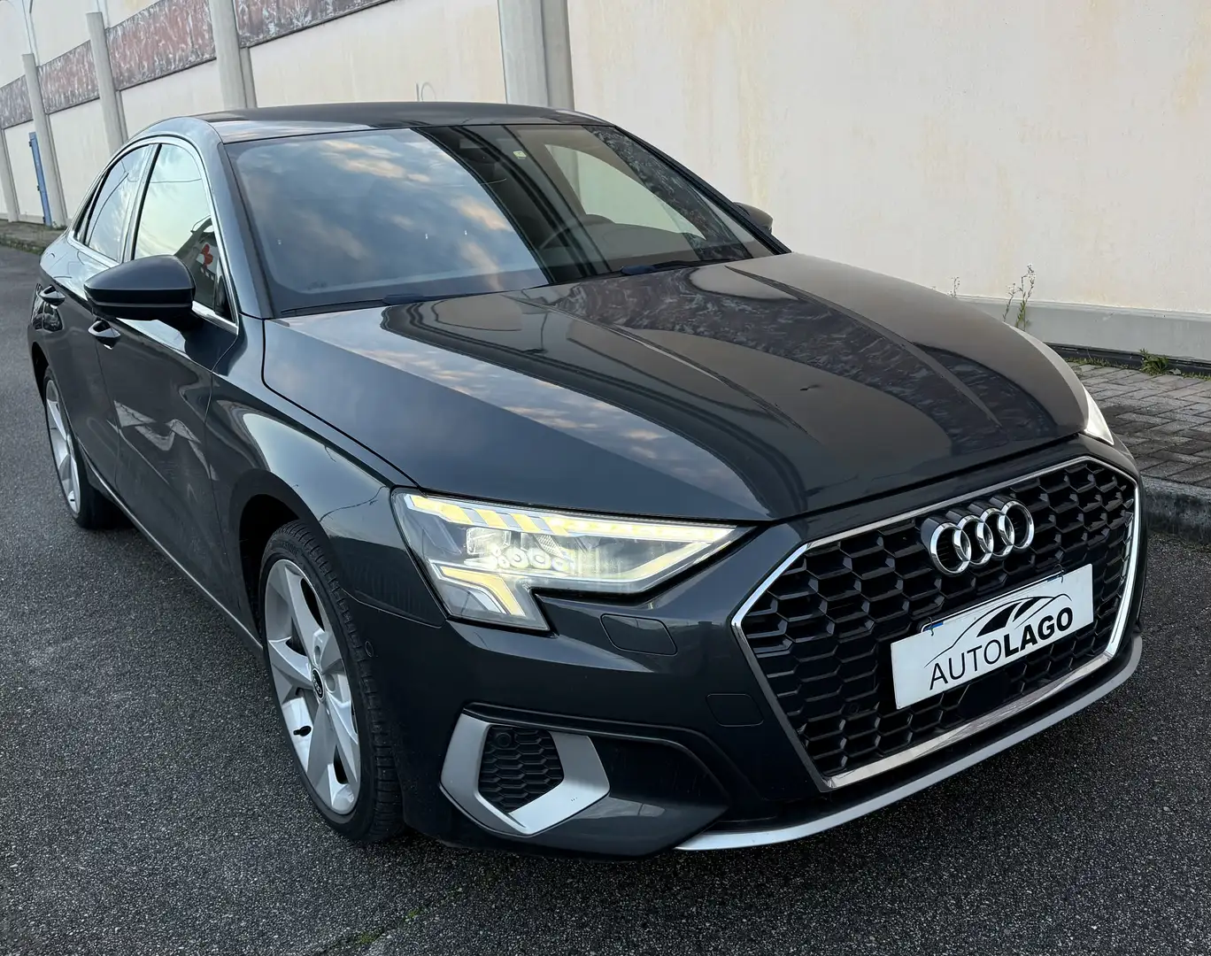 Audi A3 Sedan 35 2.0 tdi s-tronic Grau - 2