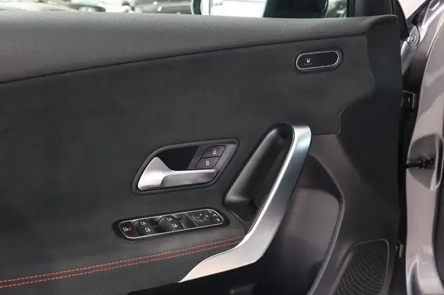 Mercedes-Benz A-Class view 8