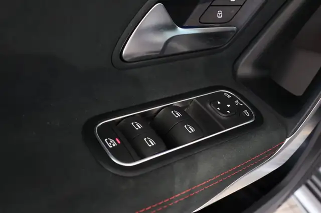 Mercedes-Benz A-Class view 9