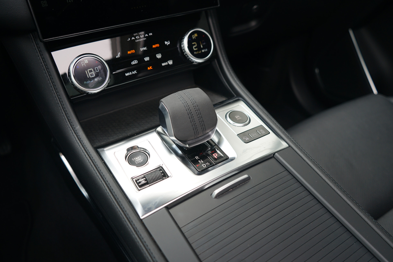 Jaguar F-Pace 2.0 P400e PHEV S | Elektrische trekhaak | Verwarmd — photo 26