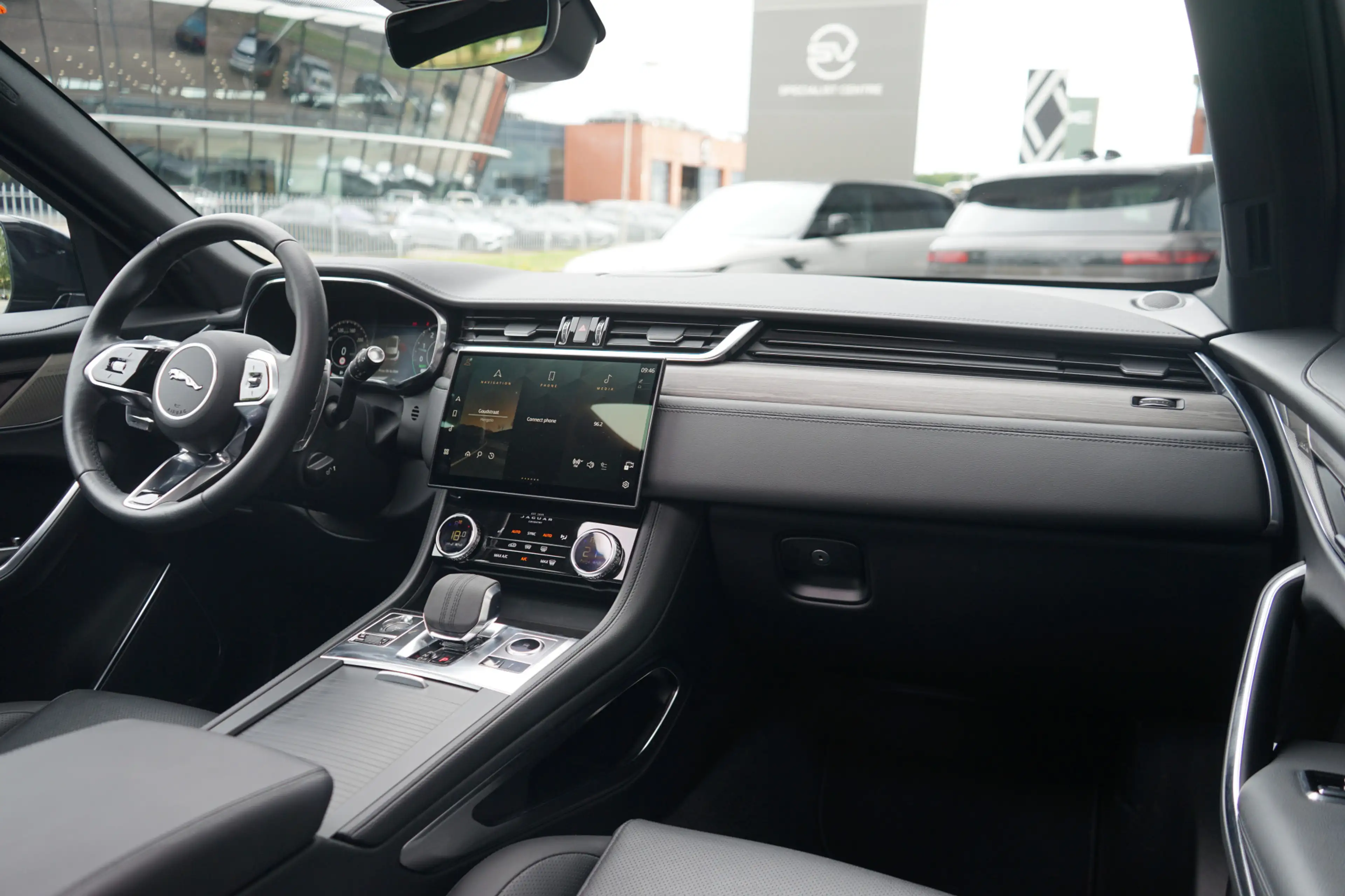 Jaguar F-Pace 2.0 P400e PHEV S | Elektrische trekhaak | Verwarmd — photo 3