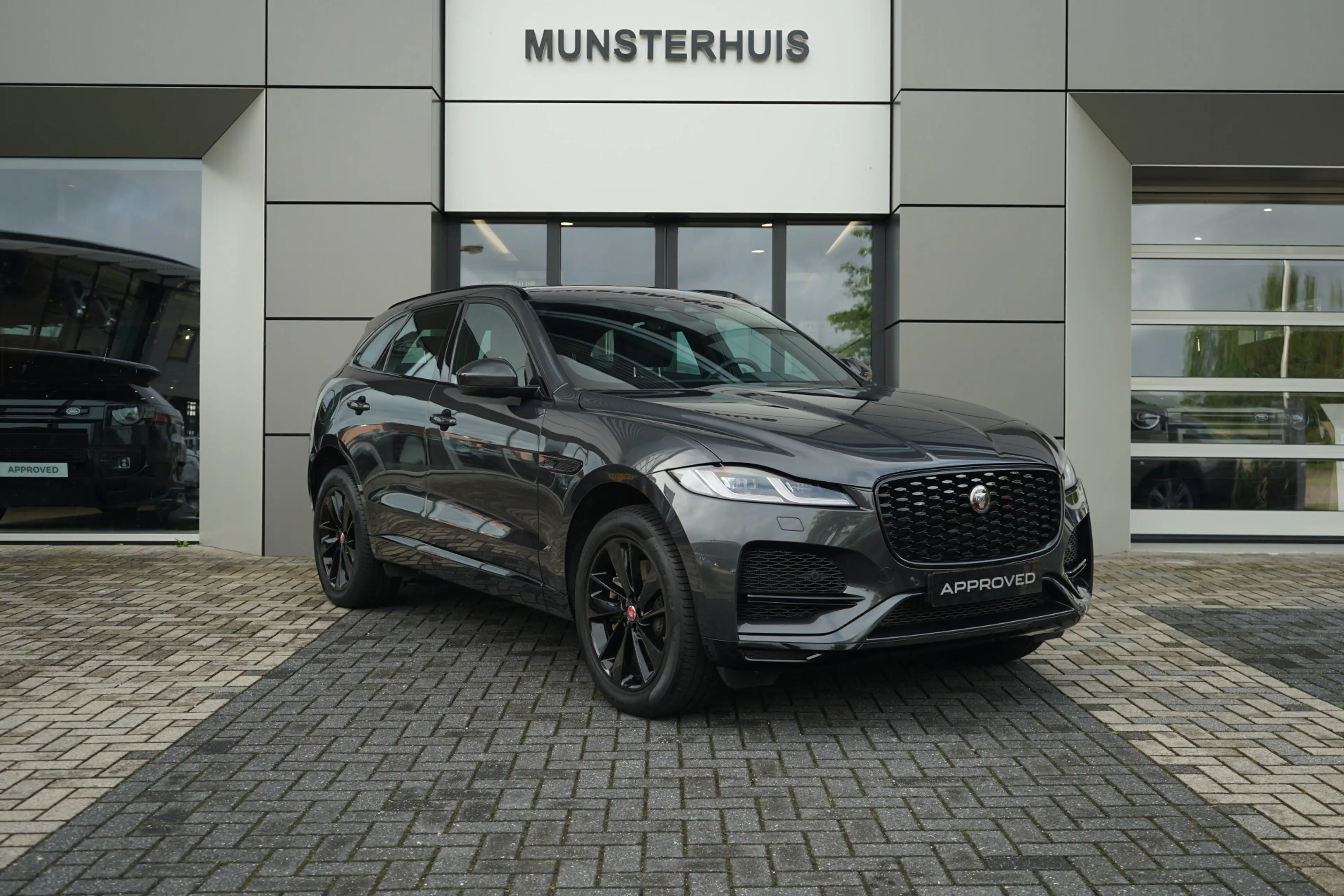 Jaguar F-Pace 2.0 P400e PHEV S | Elektrische trekhaak | Verwarmd — photo 10