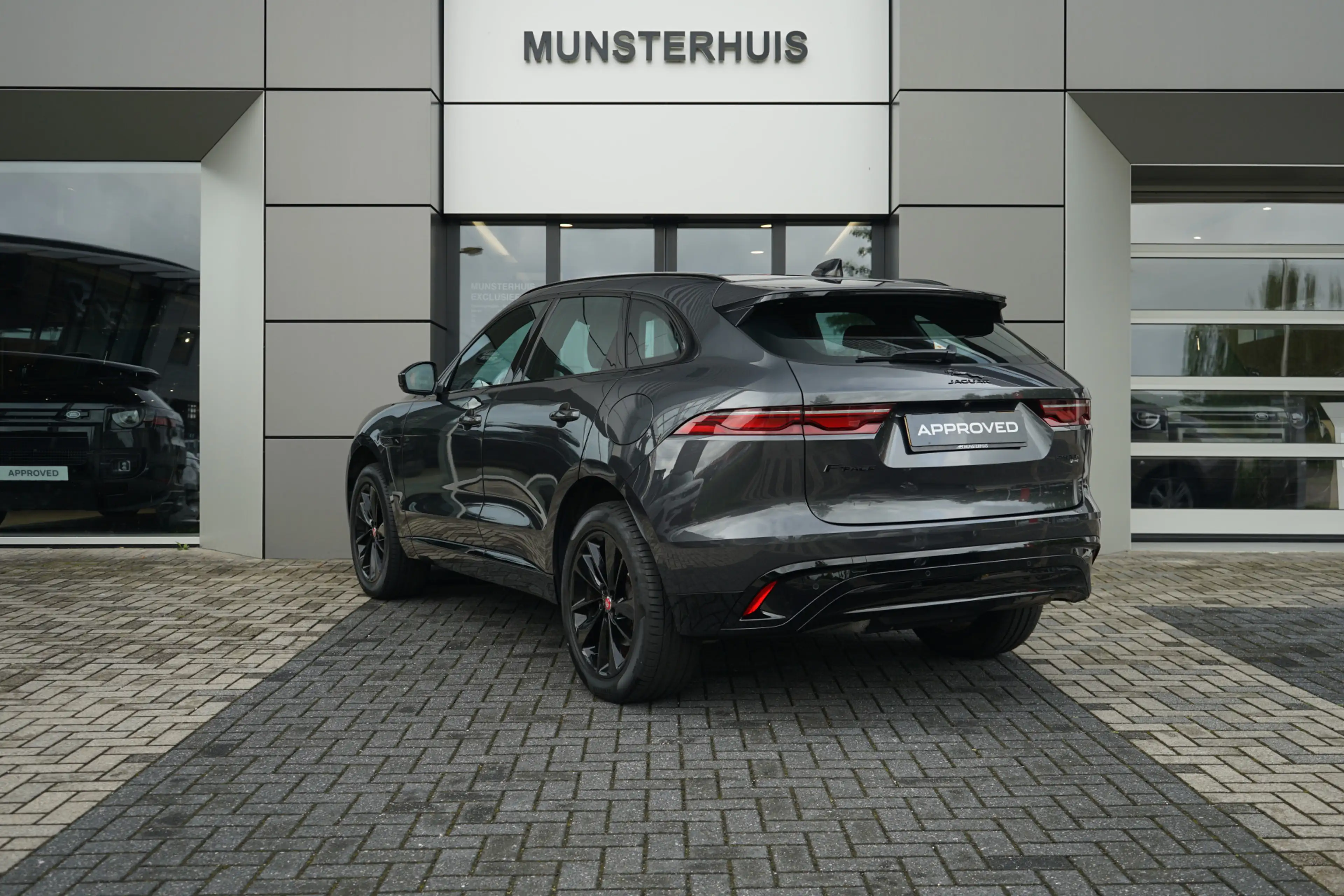 Jaguar F-Pace 2.0 P400e PHEV S | Elektrische trekhaak | Verwarmd — photo 14
