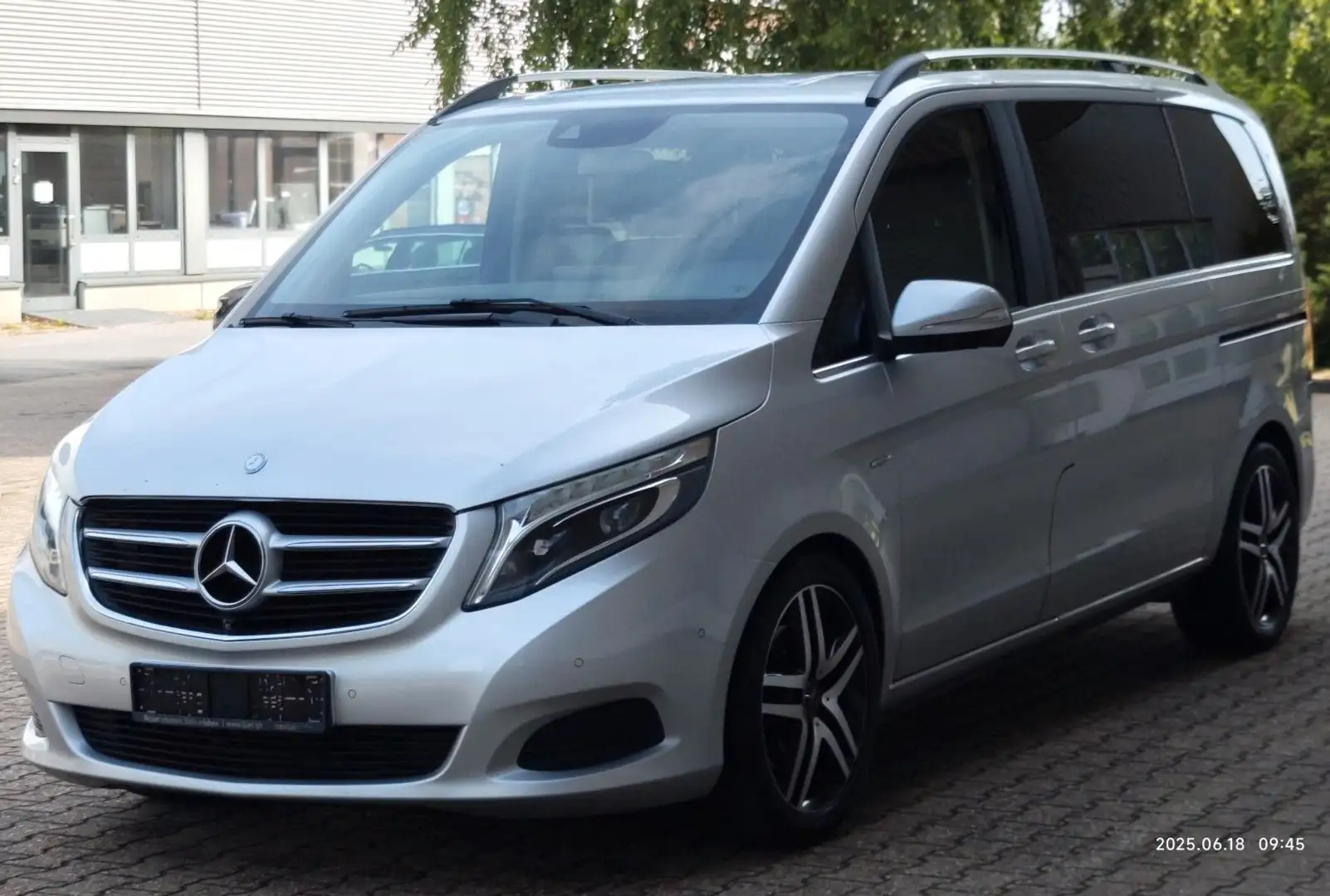 Mercedes-Benz V 250 d BlueTEC Avantgarde Ed./7 Sitzer/Kompakt Argento - 2