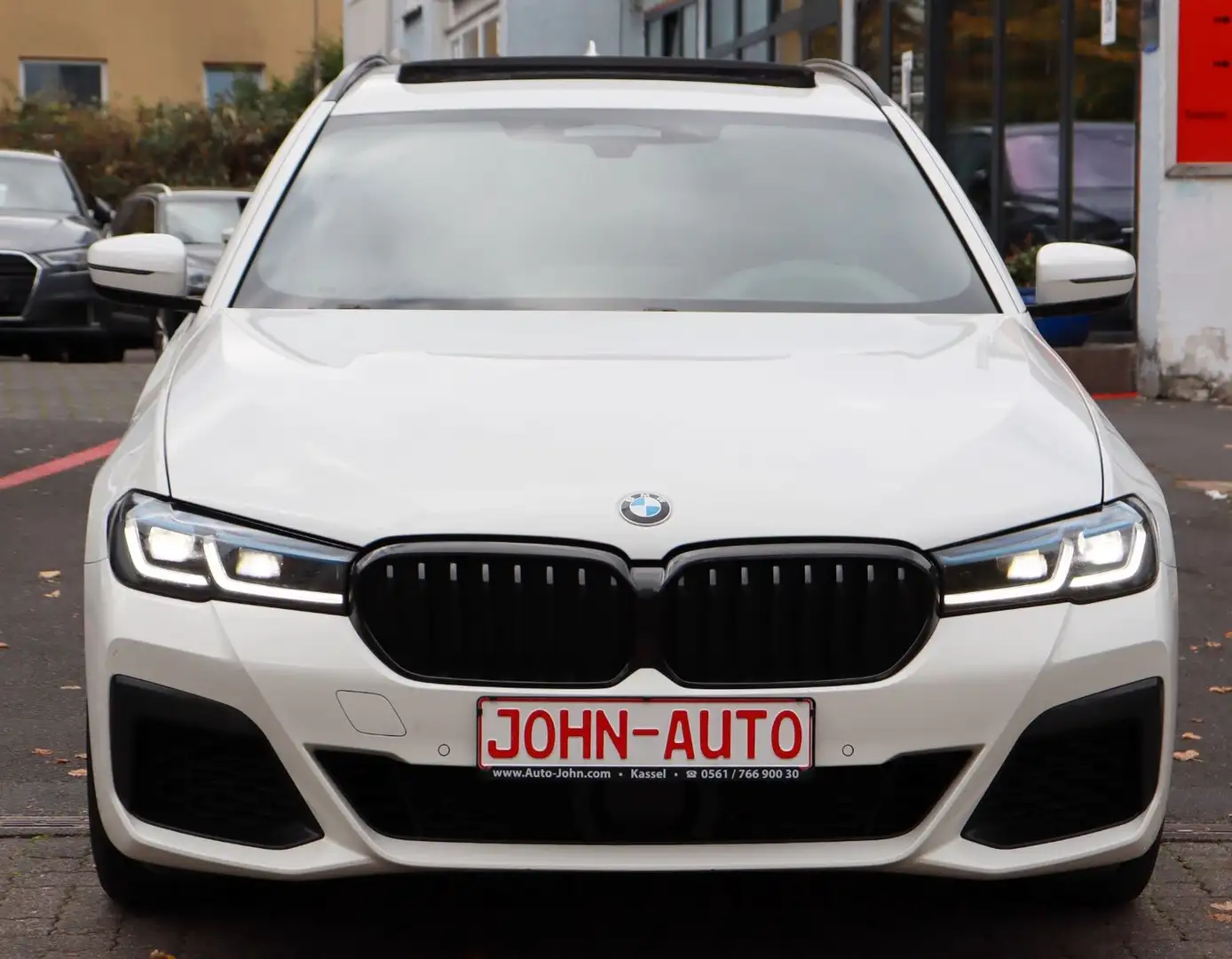 BMW 540 Touring xDrive *M Sport Pro Paket*Laser*Luft*1.H Weiß - 2