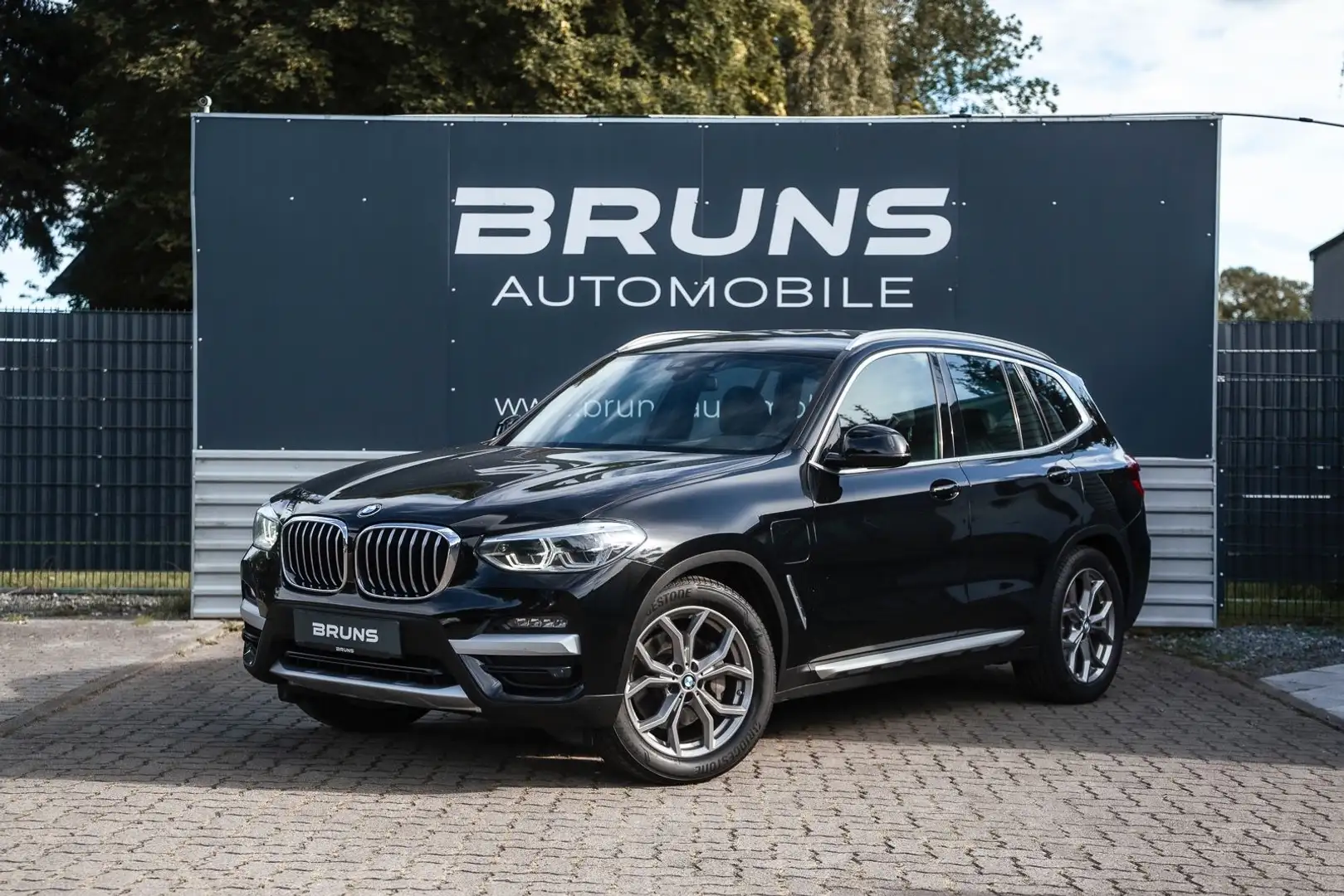 BMW X3 xDrive 30 e xLine AHK Leder HUD LED Schwarz - 1