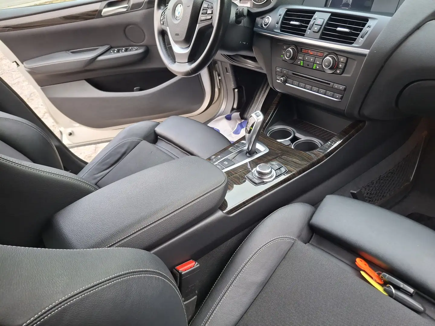 BMW X3 xDrive 20 d /LederSport/Navi/Xenon, Gutachten NEU! Grau - 2