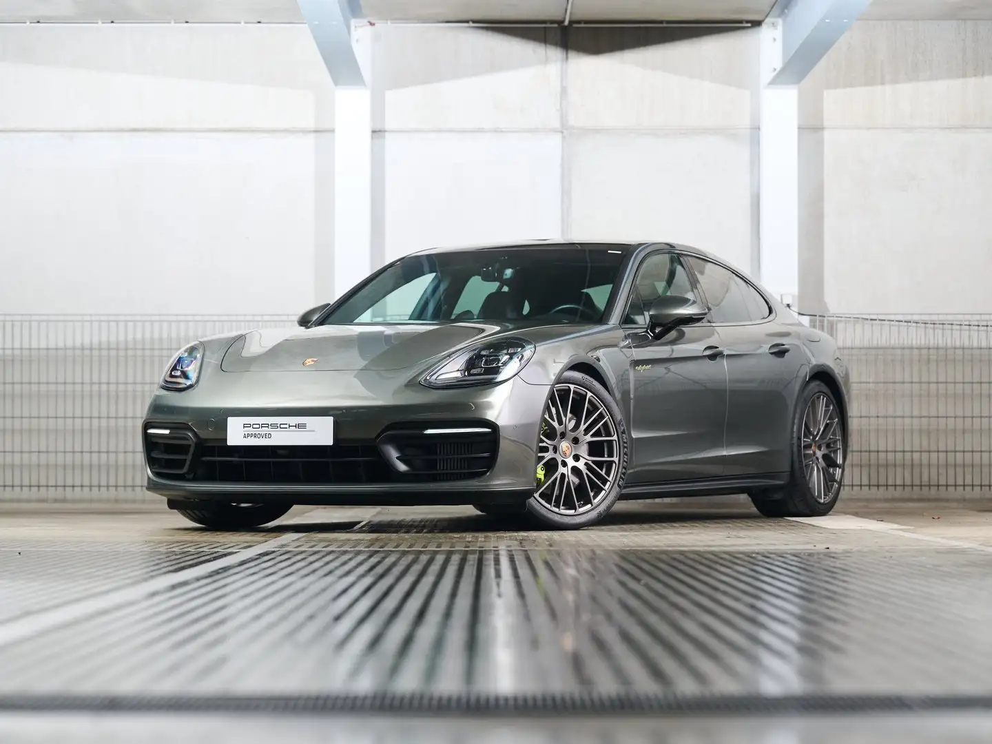 Porsche Panamera 4 E-Hybrid Platinum Edition Grün - 1