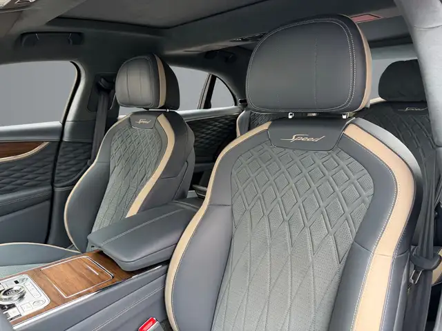 Bentley Flying Spur view 12