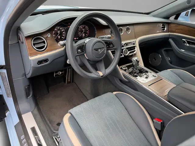 Bentley Flying Spur view 10